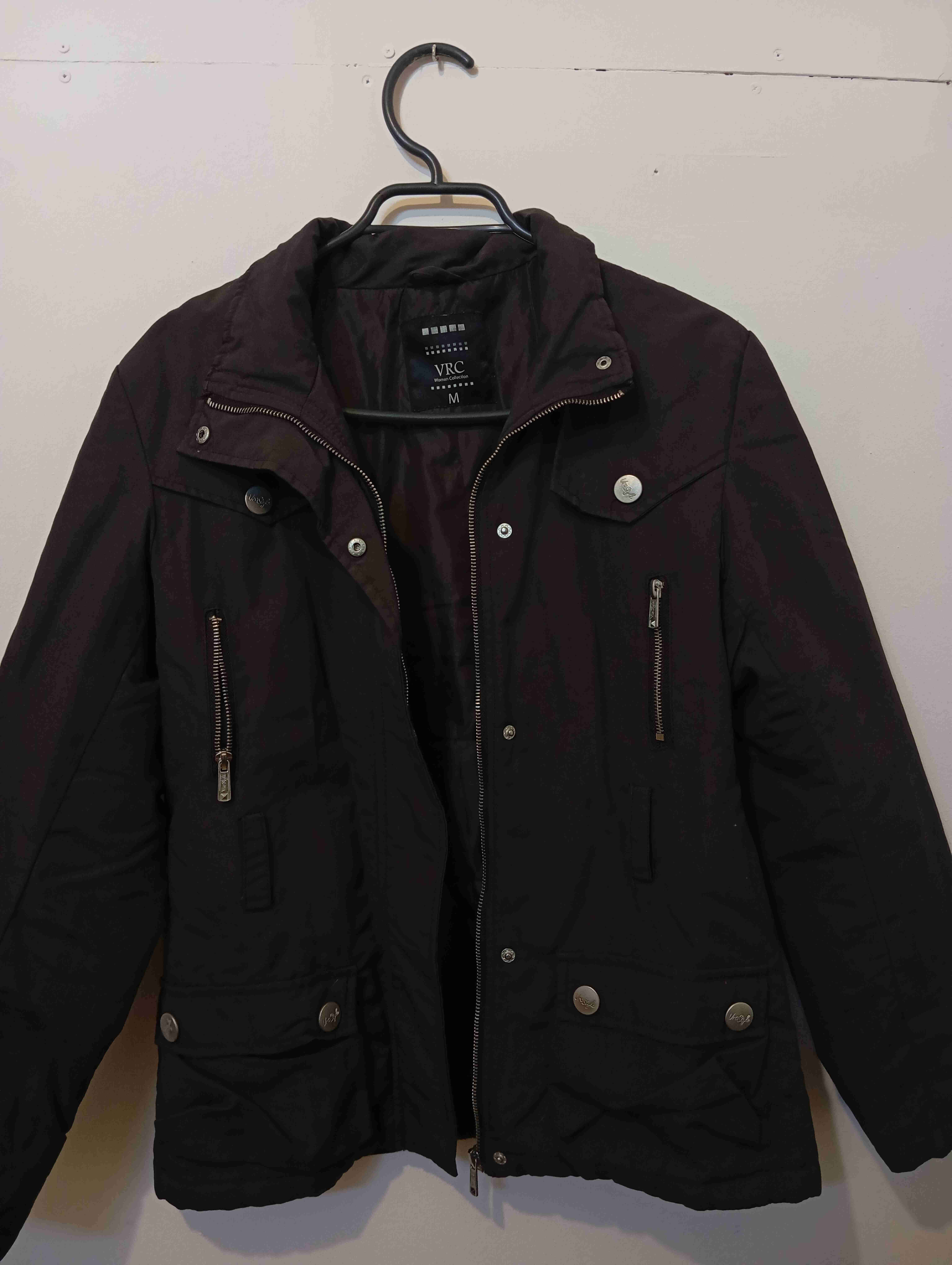 Chaqueta negra con cierre VRC - miniatura 1