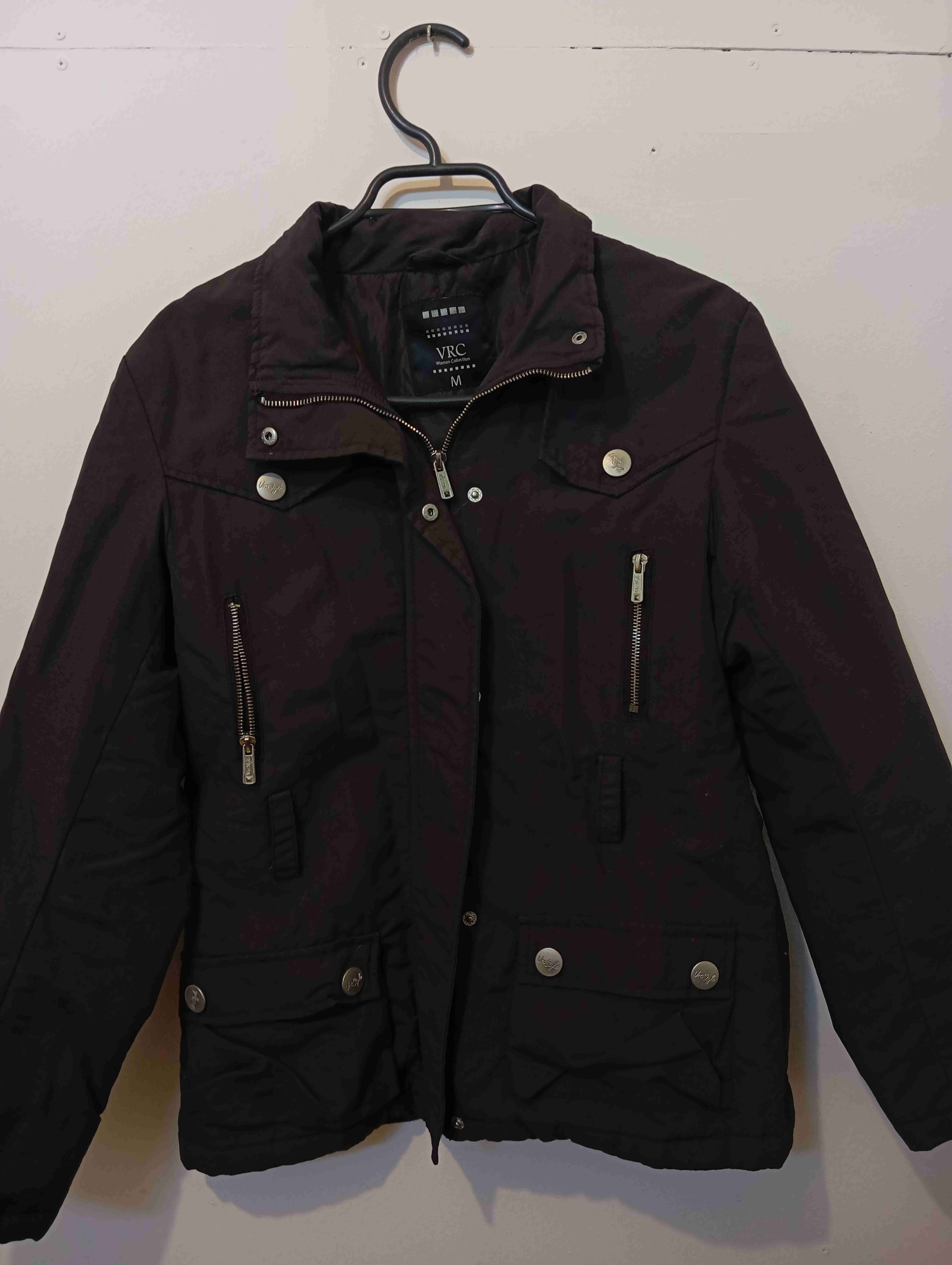 Chaqueta negra con cierre VRC - miniatura 2