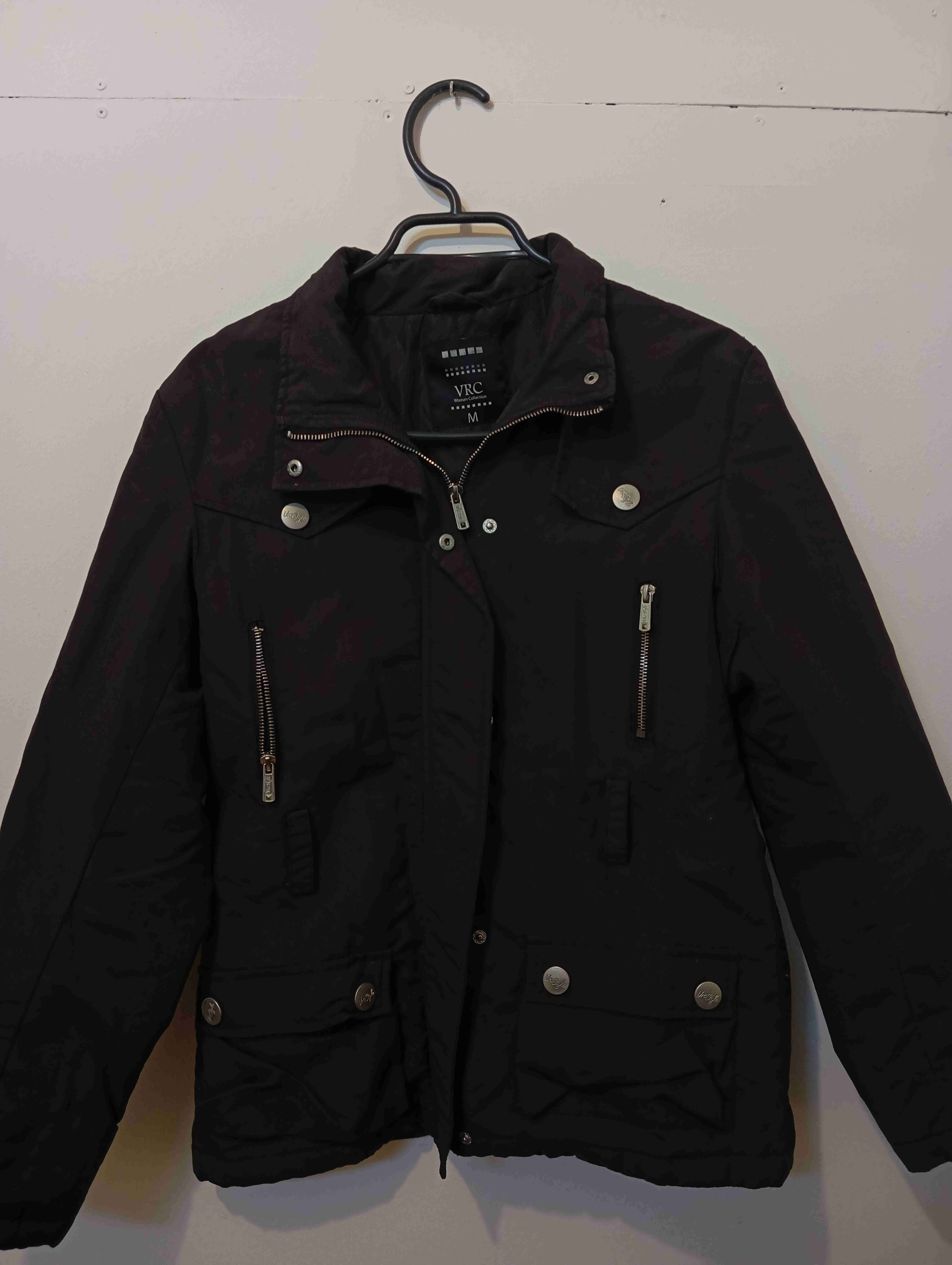 Chaqueta negra con cierre VRC - miniatura 4