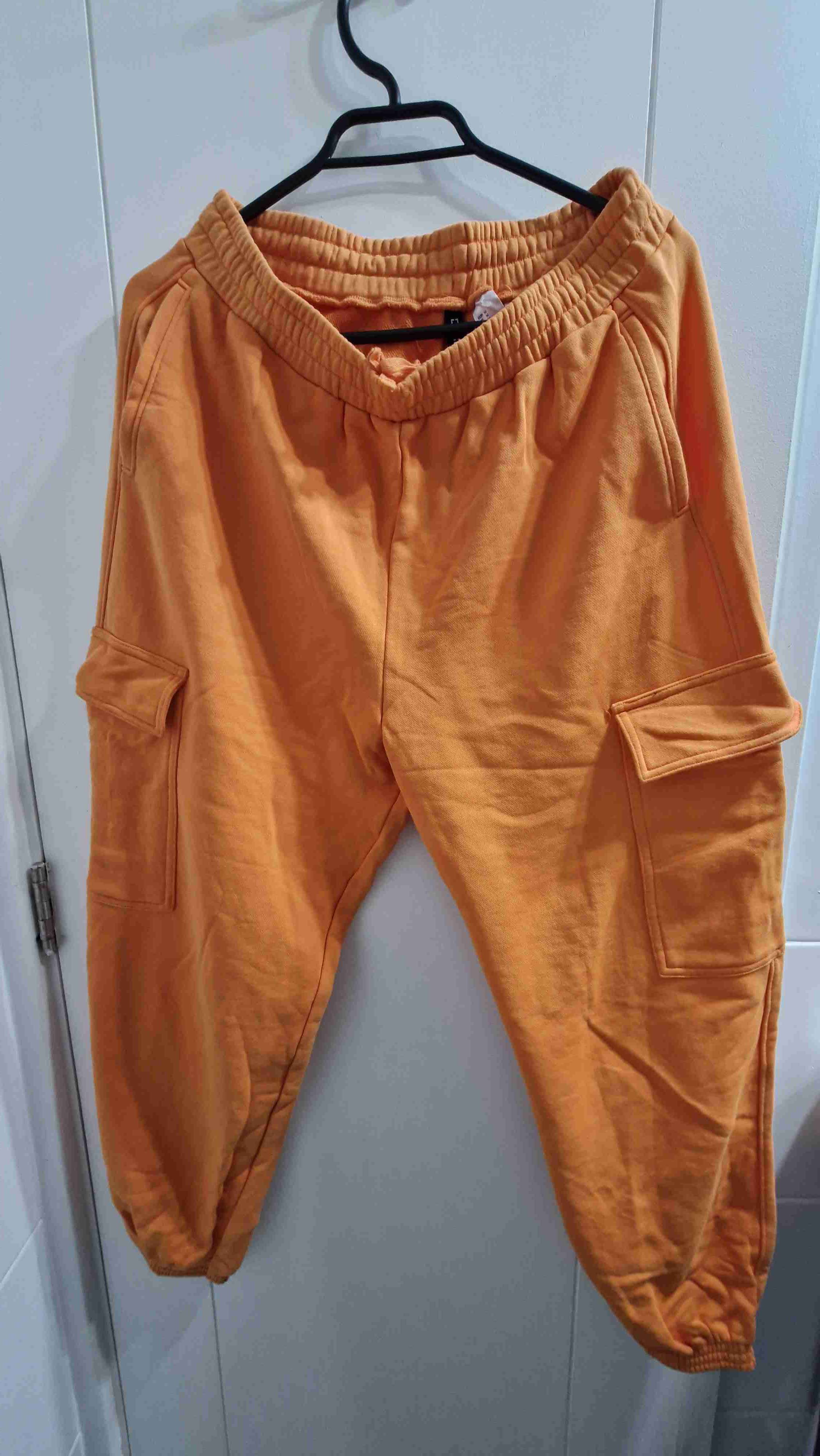 Pantalones cargo anchos naranjos - miniatura 1