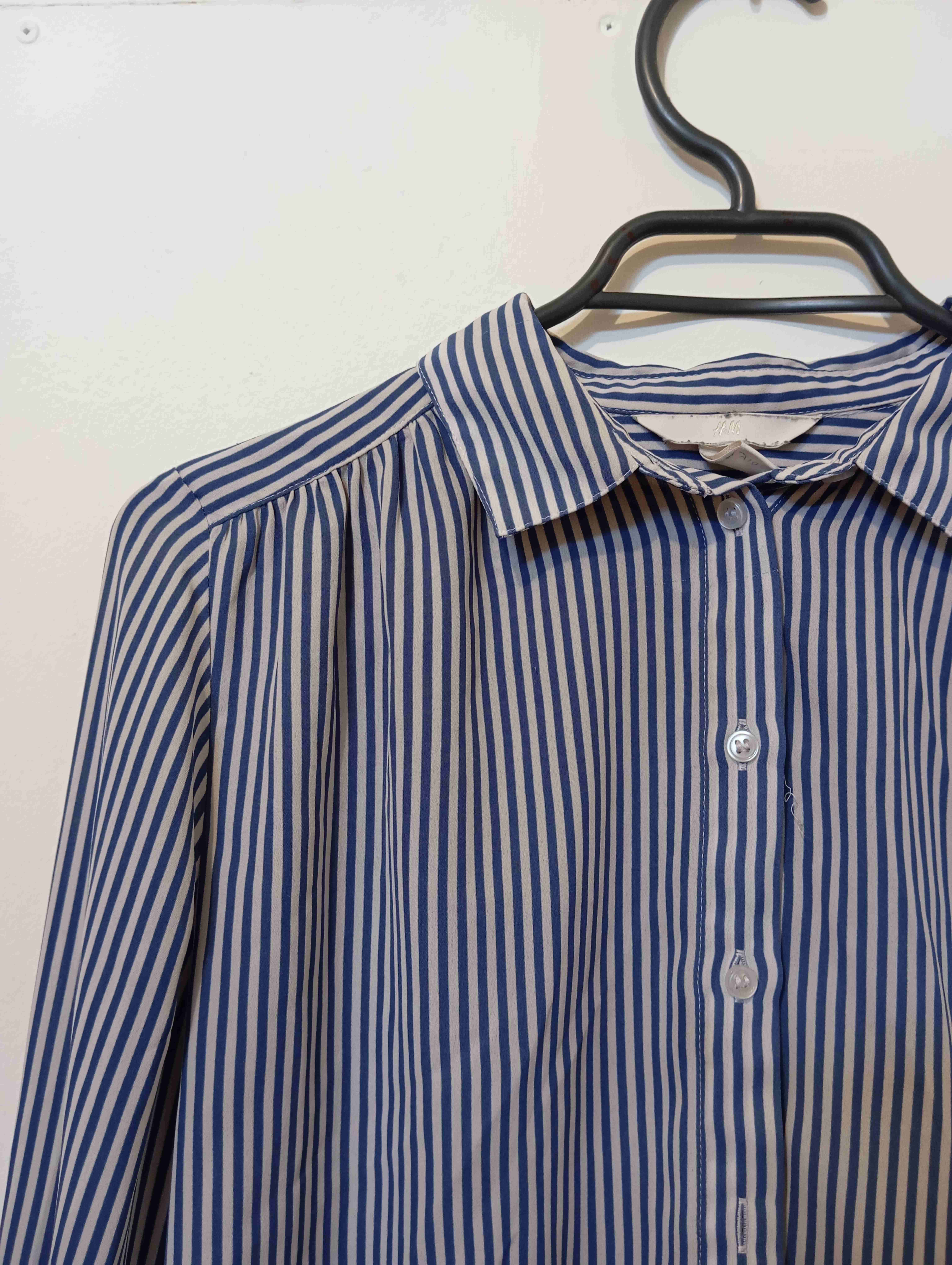 Blusa rayada azul y blanca - miniatura 3