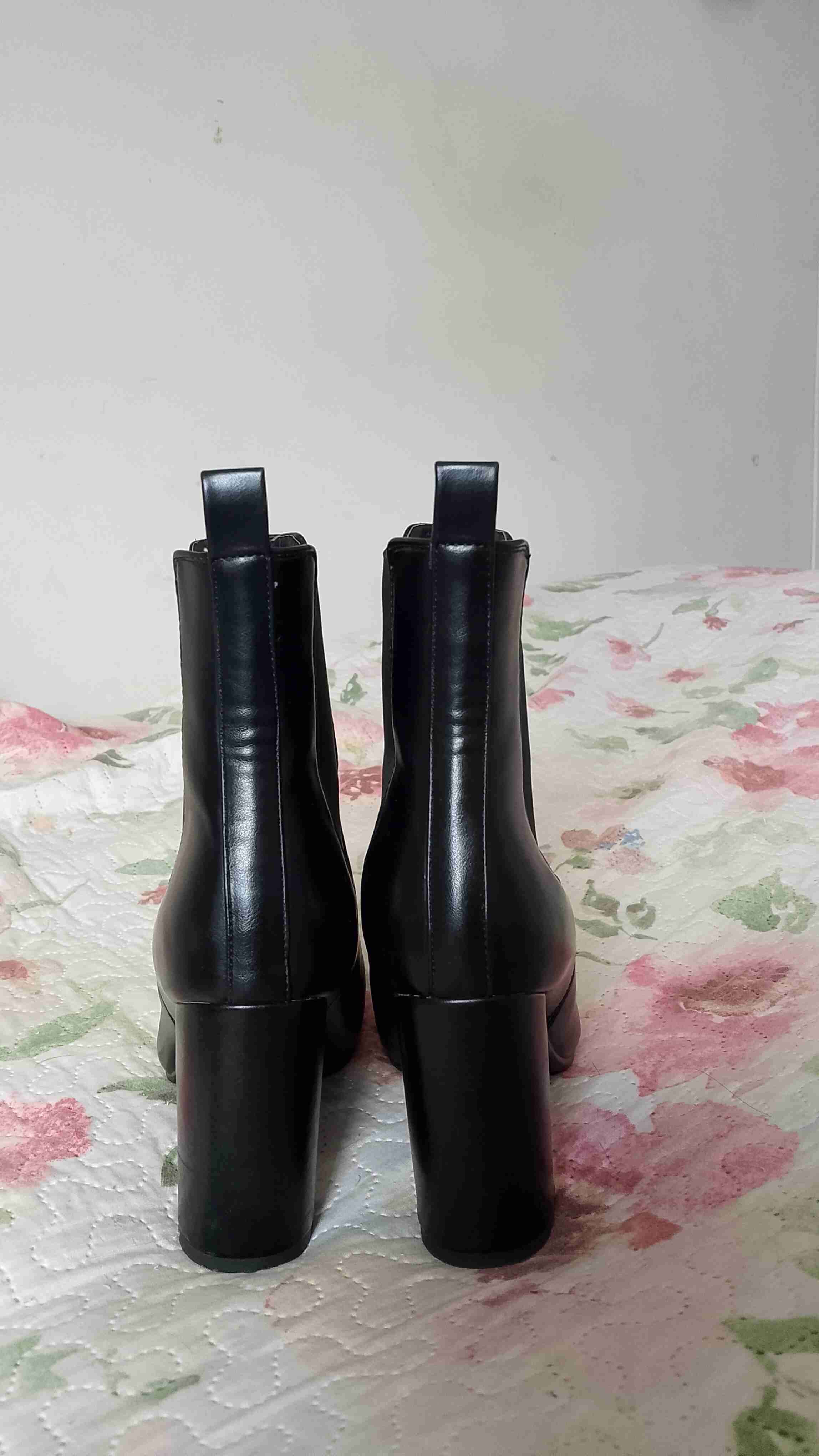 Botines negros de tacón alto - miniatura 2