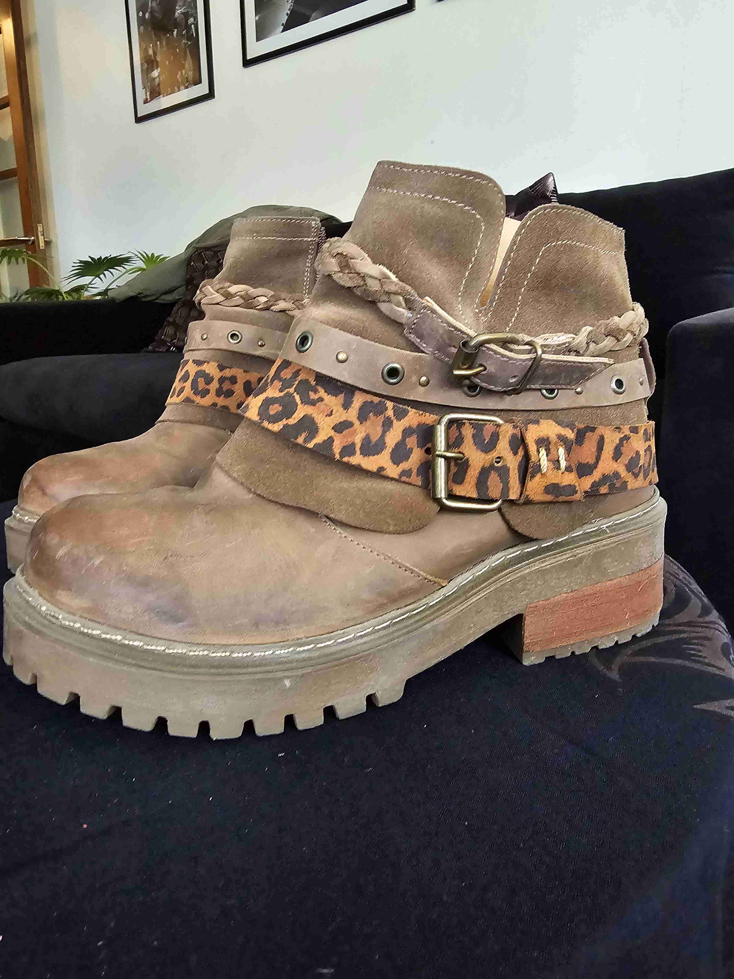 Botines marrones con diseño animal print - miniatura 2