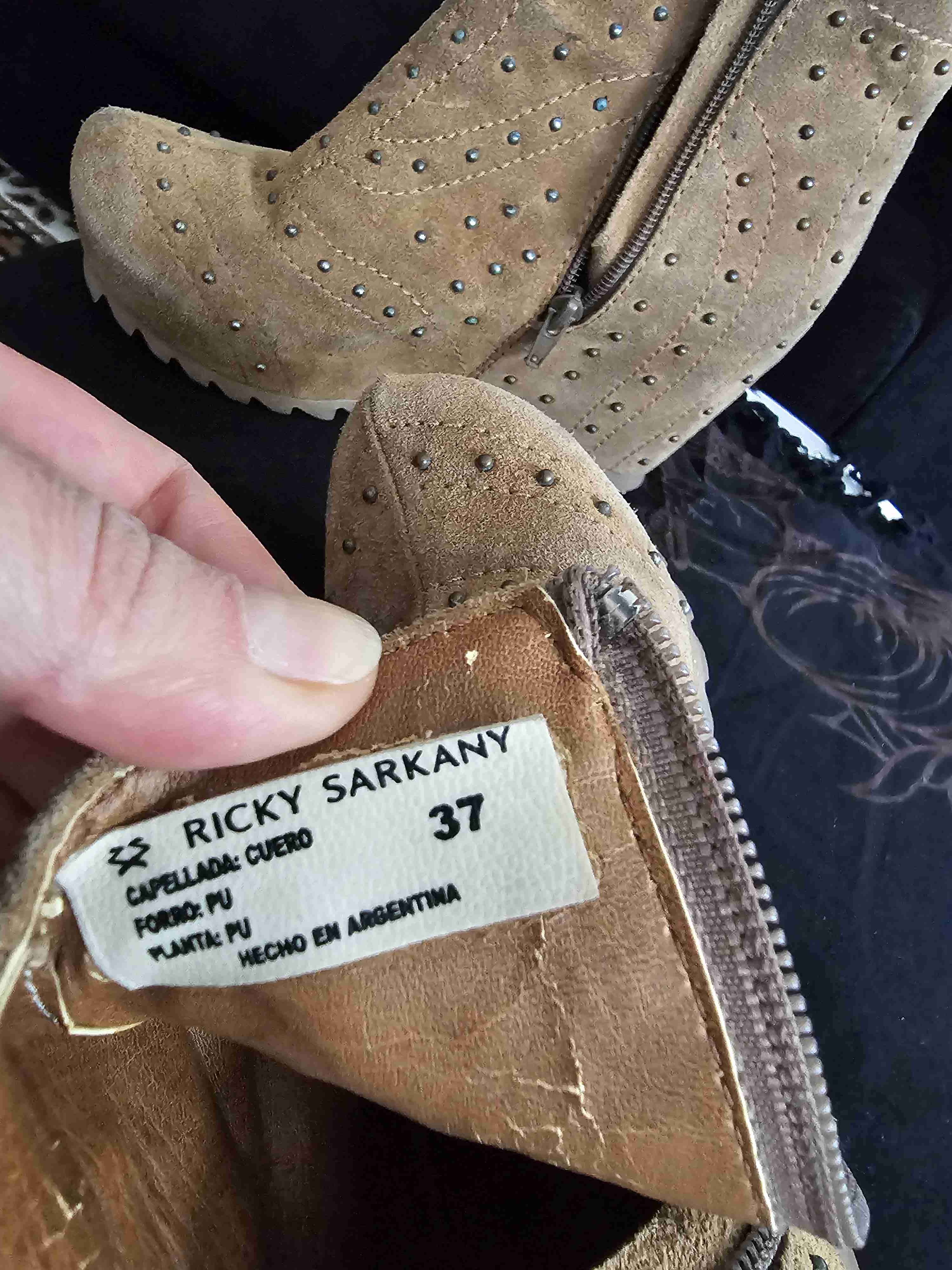 Botines camel con tachas - miniatura 4