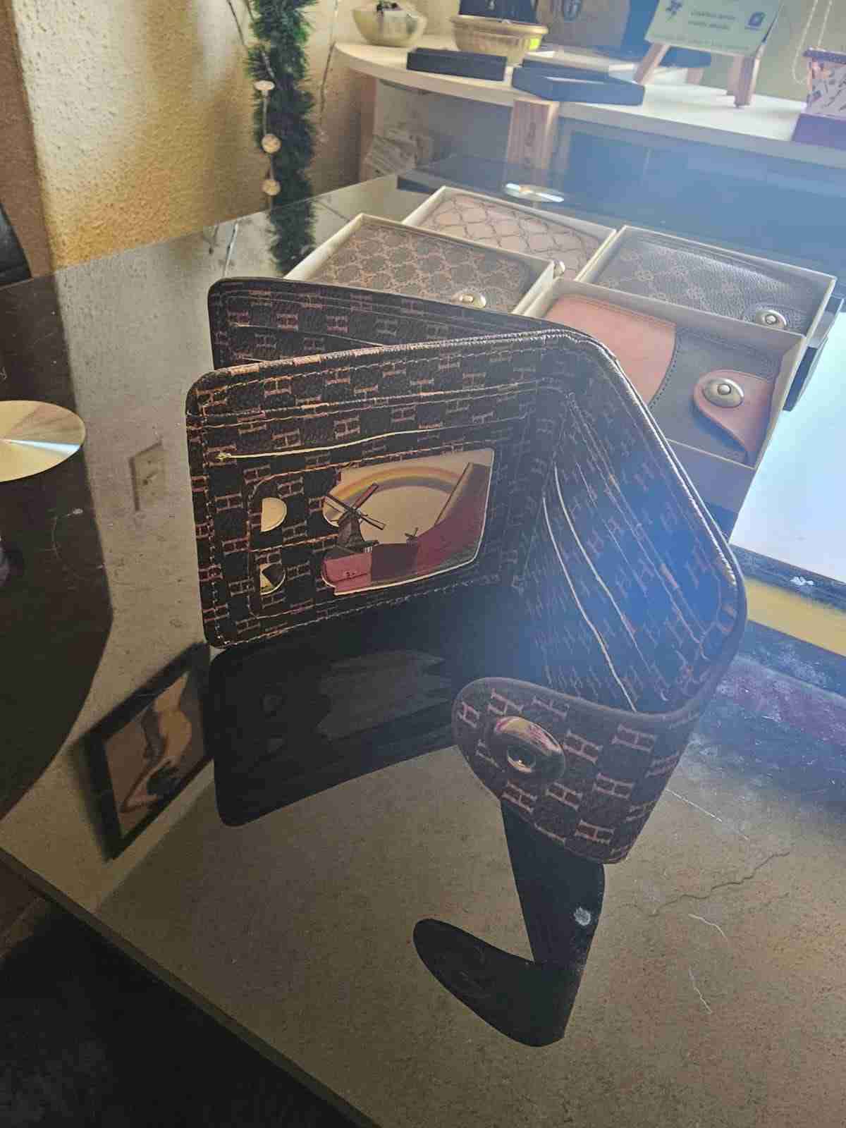 Billetera hombre de diseño elegante - miniatura 1