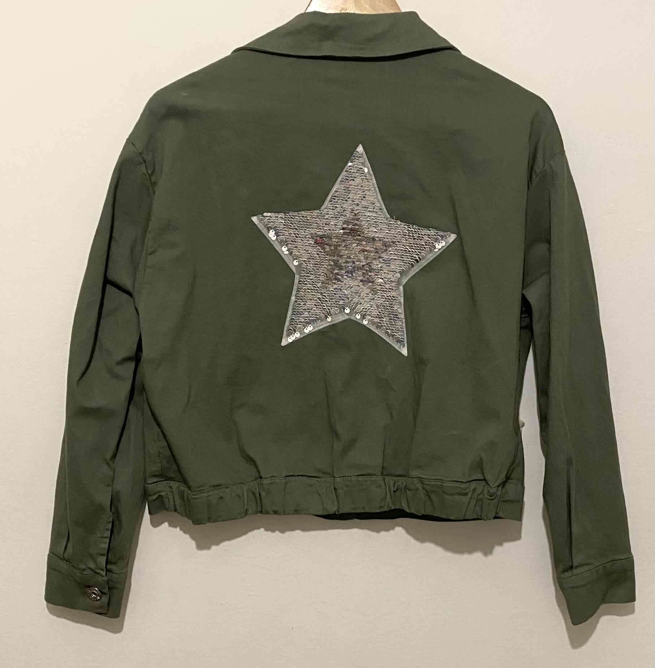 Chaqueta verde con estrella - miniatura 4