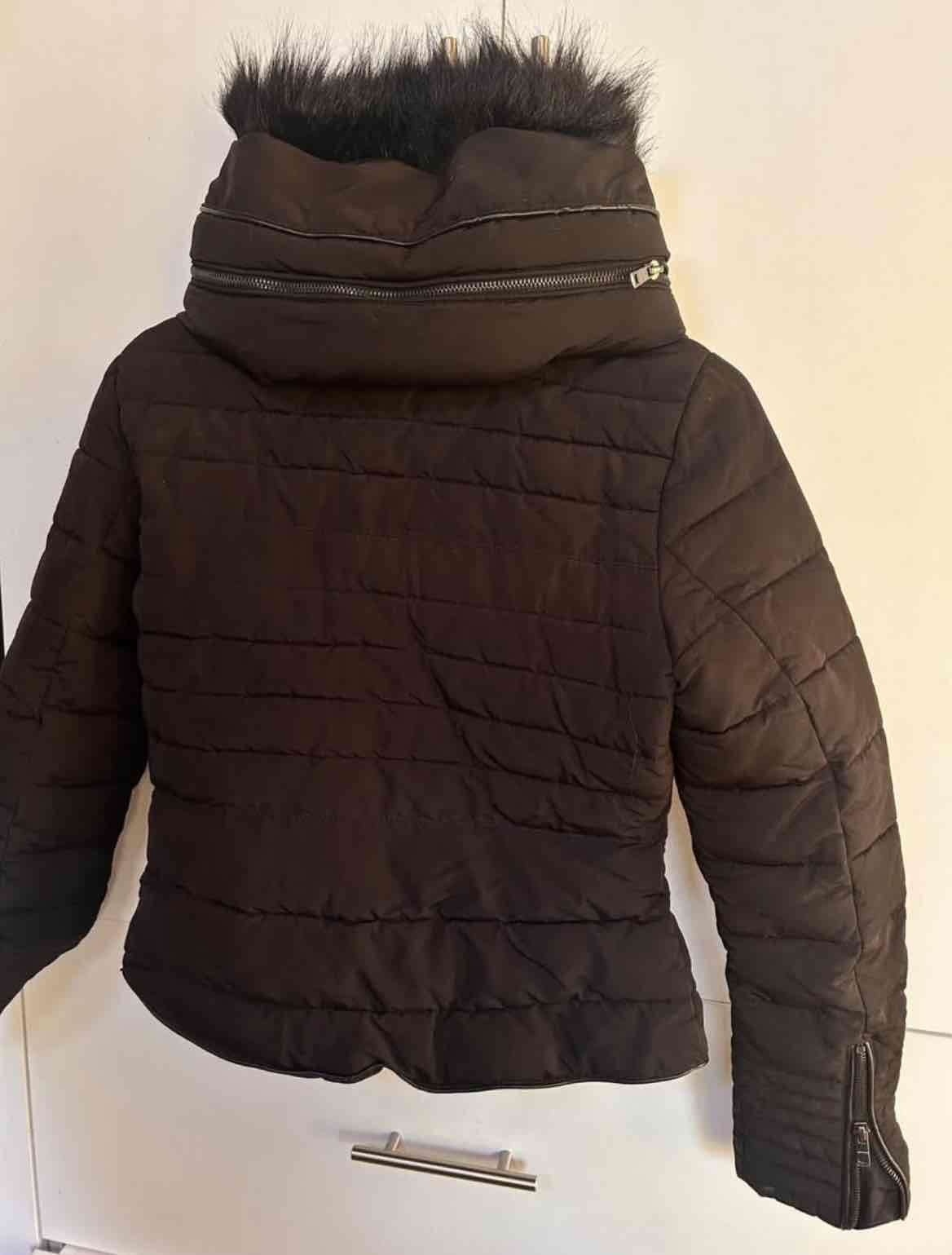 Chaqueta acolchada negra zara - miniatura 2