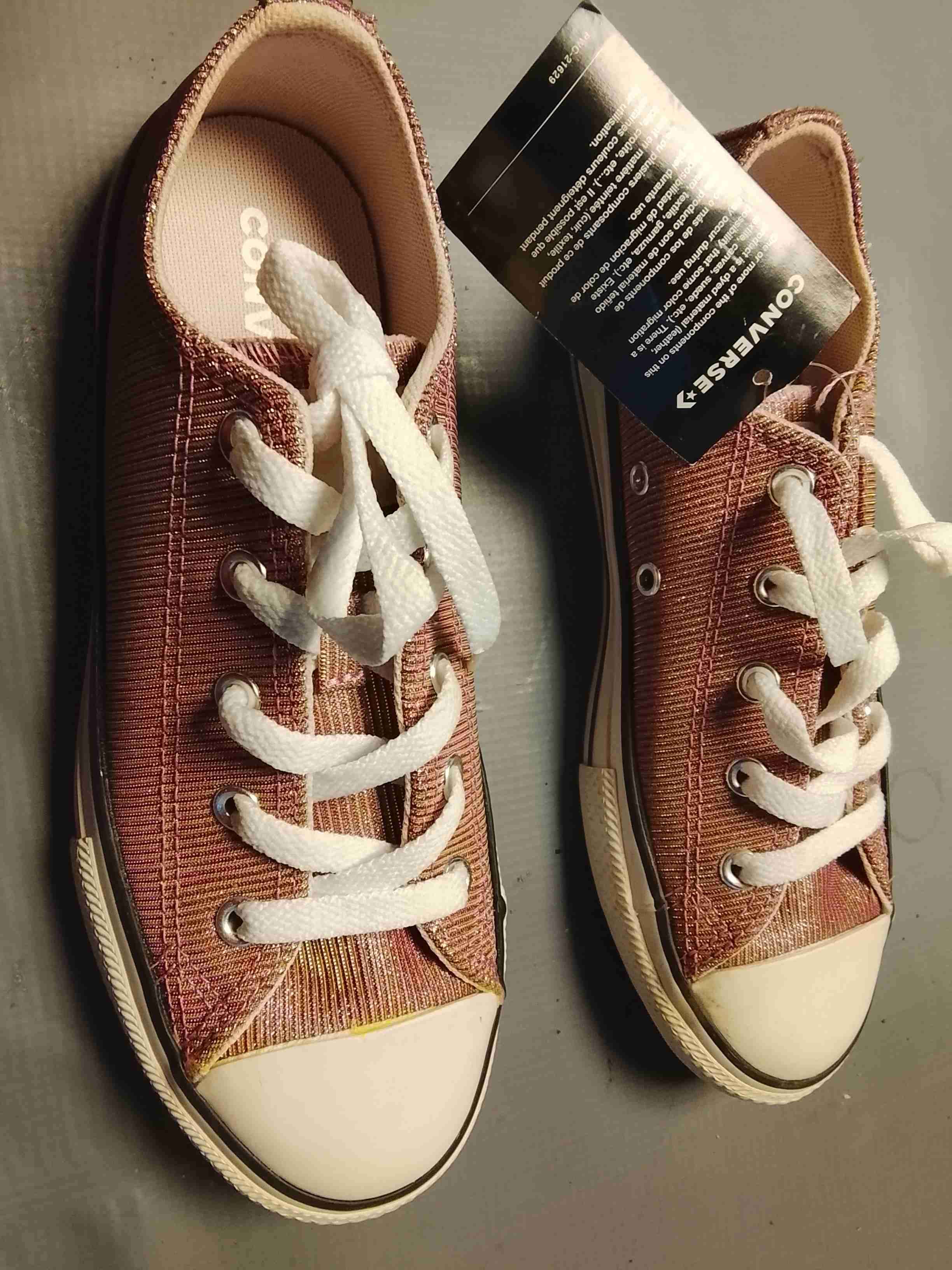 Zapatillas rosadas Converse nuevas - miniatura 2