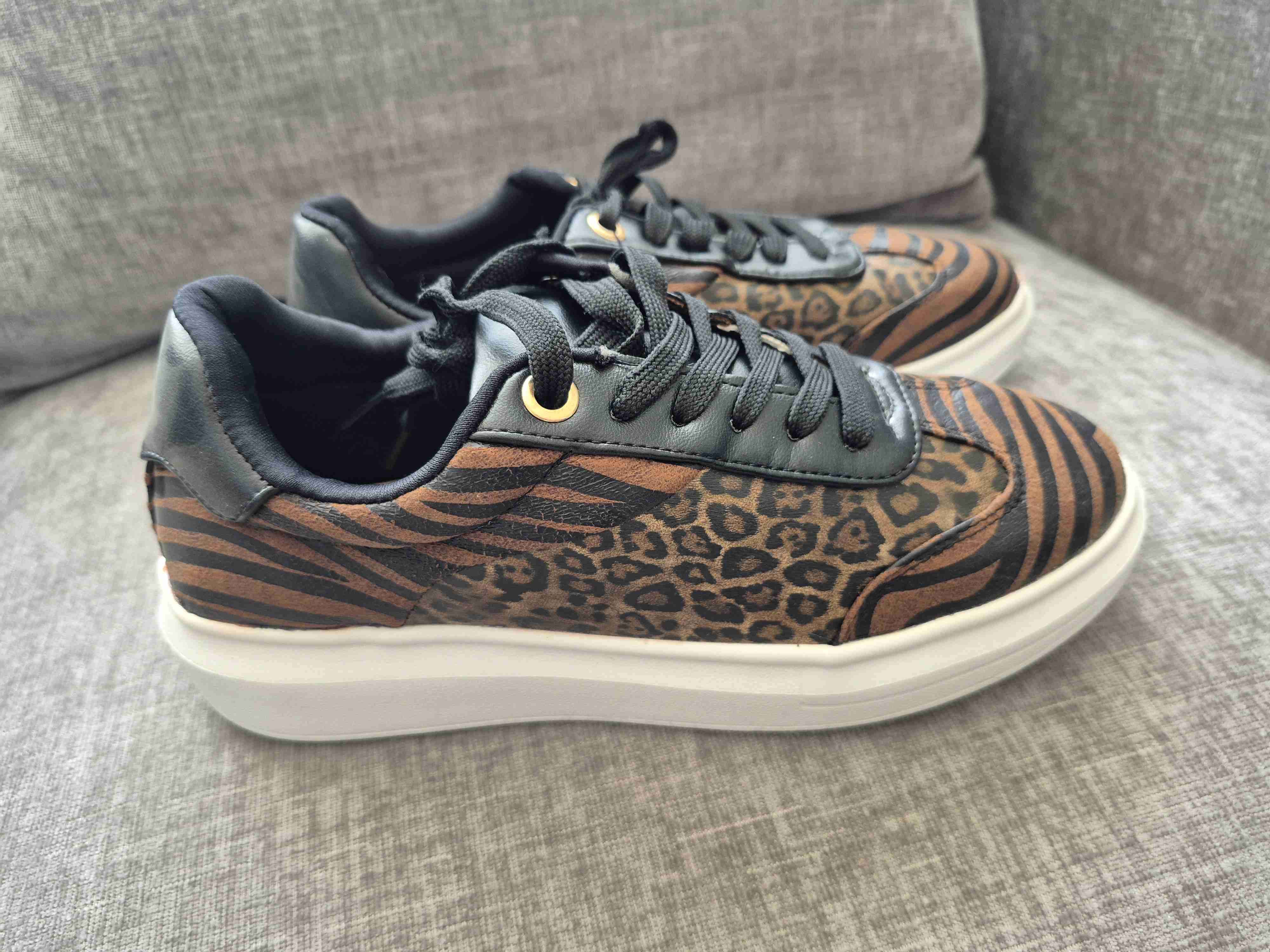 Zapatillas animal print negras - miniatura 1