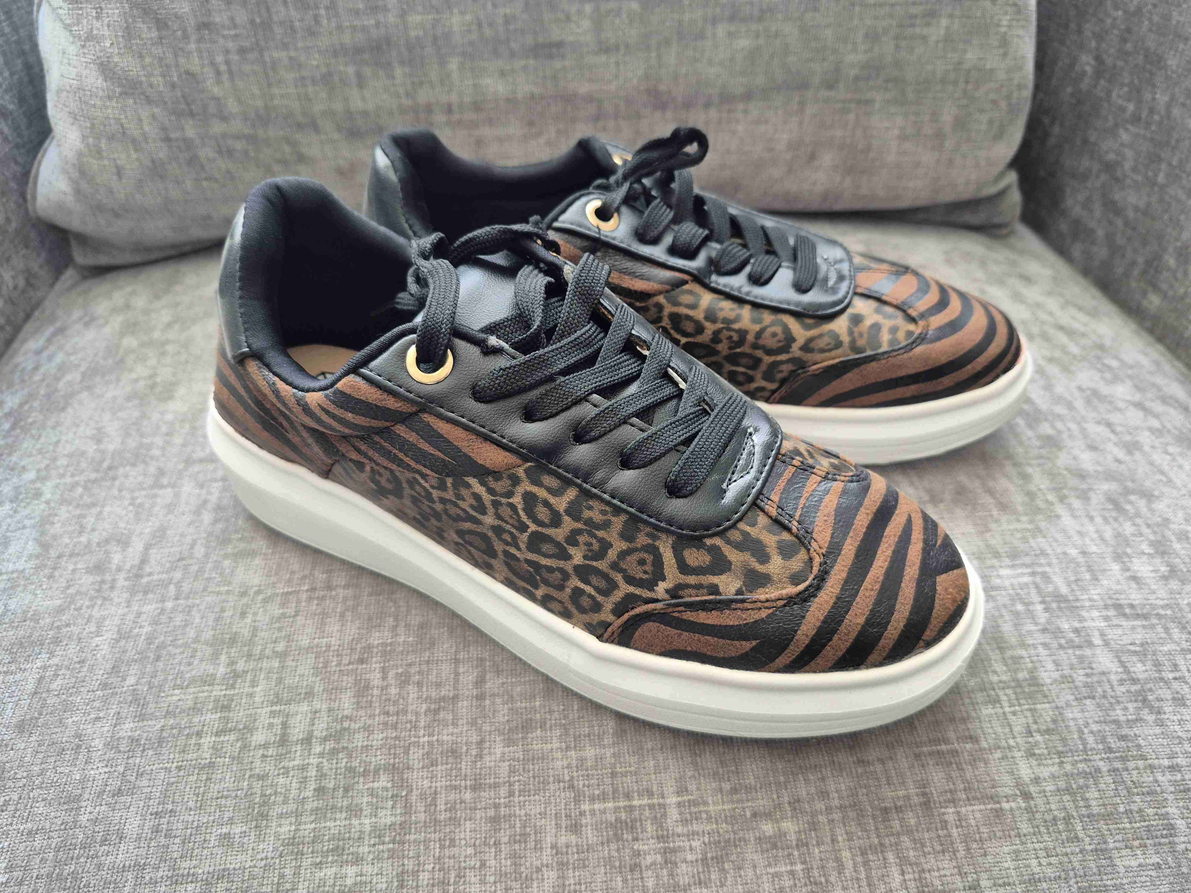 Zapatillas animal print negras - miniatura 2