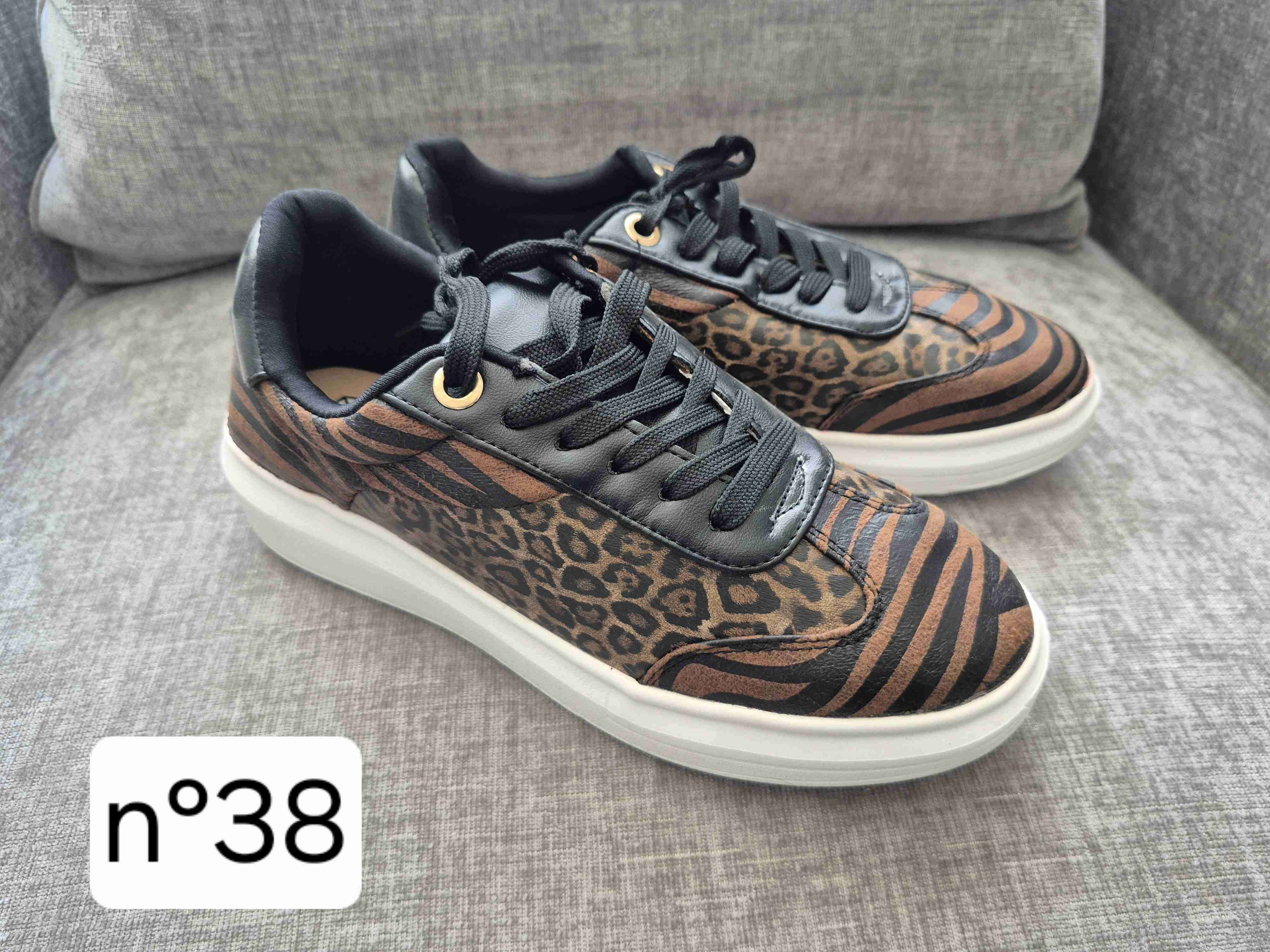 Zapatillas animal print negras - miniatura 3