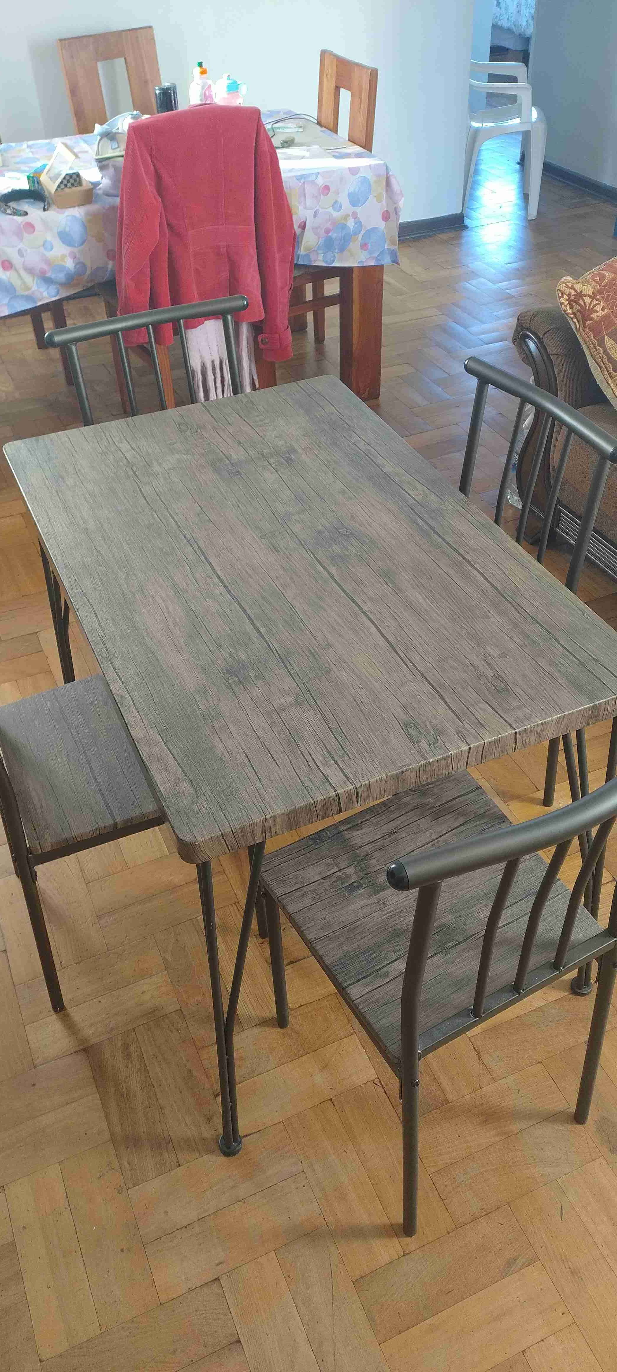 Mesa de comedor pequeña