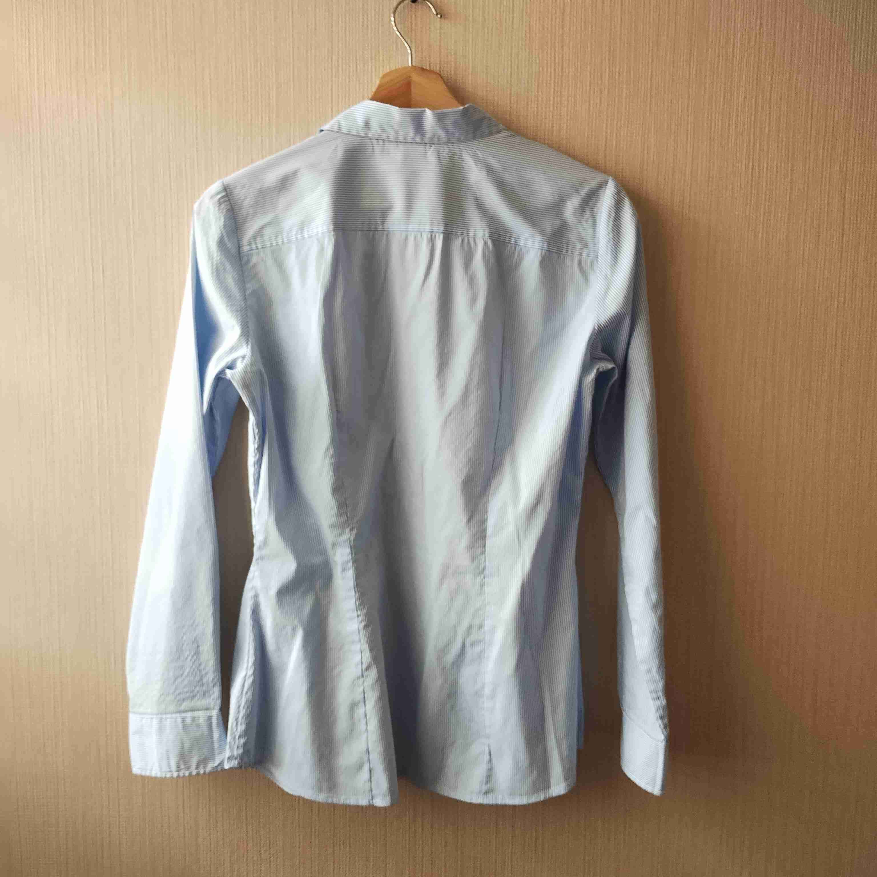 Camisa rayada clásica - miniatura 5