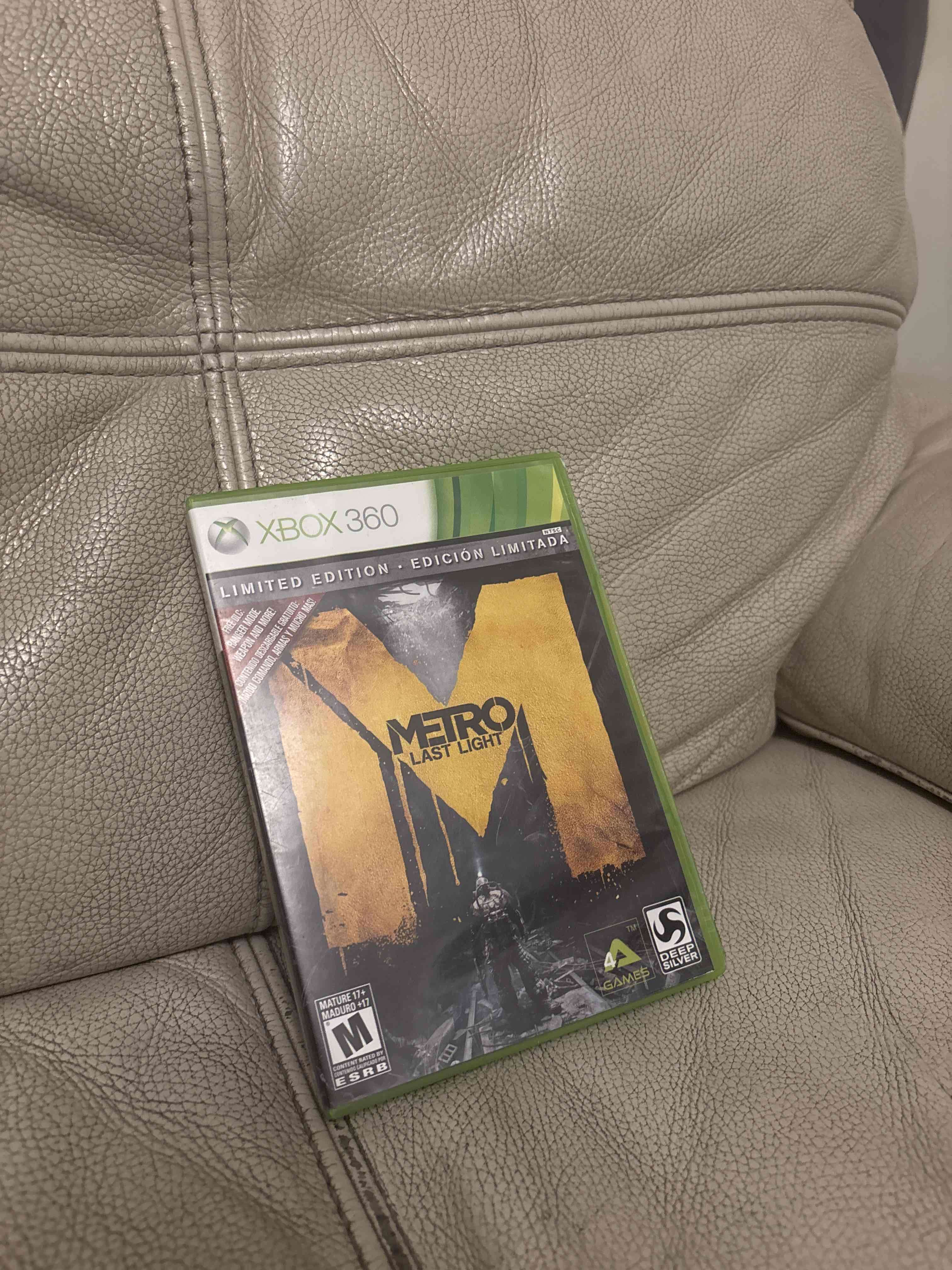 Metro Last Light Edición Limitada Xbox 360 - miniatura 1