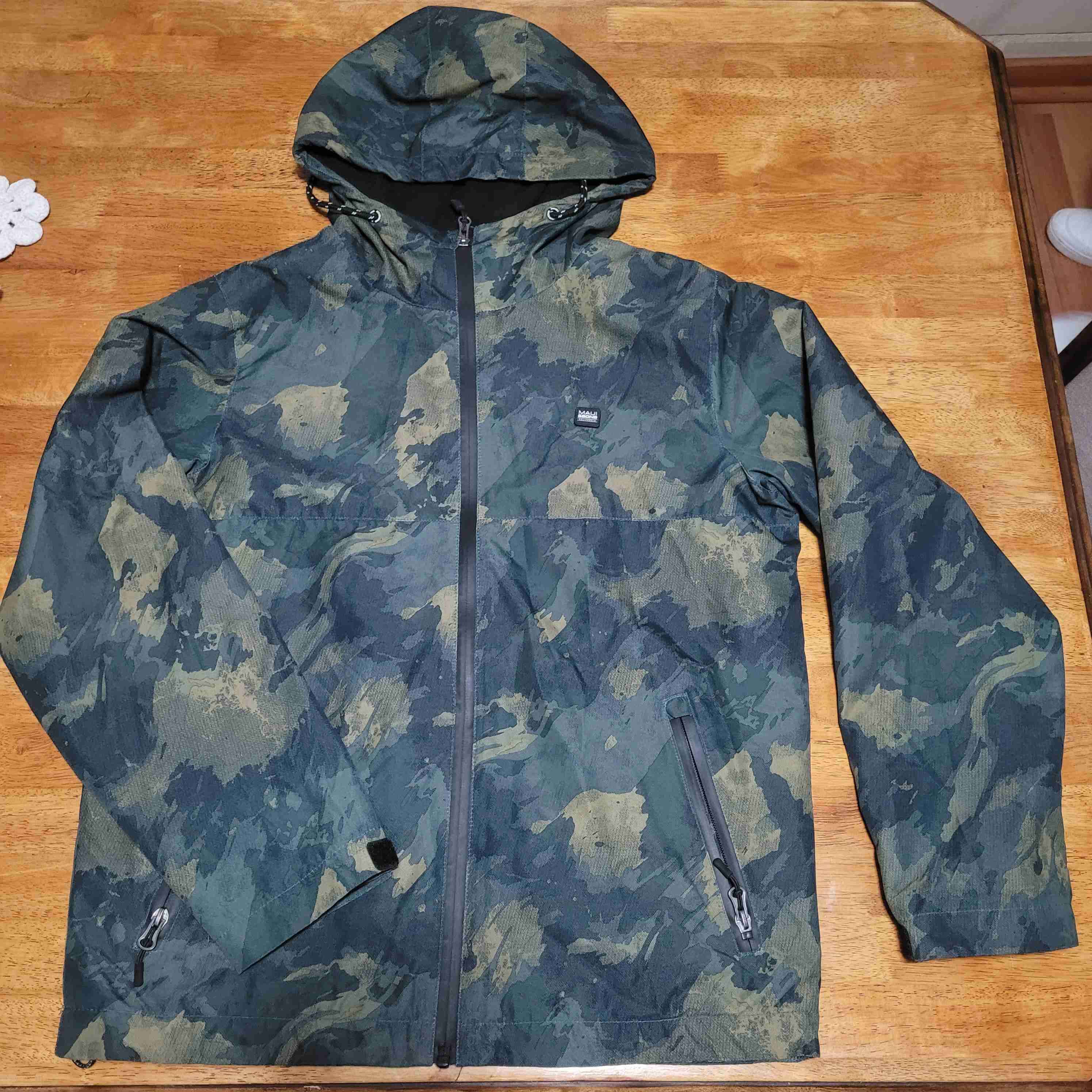 Chaqueta impermeable con capucha - miniatura 3