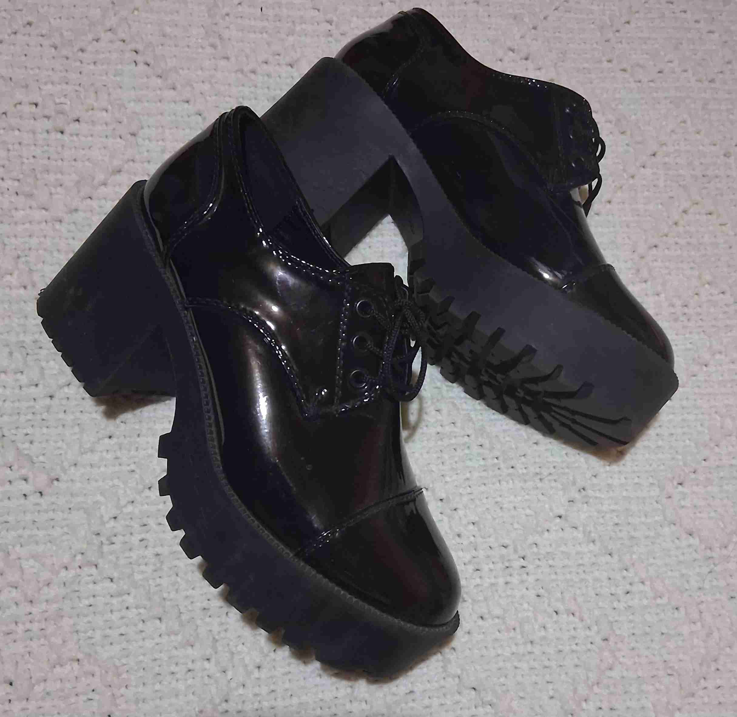 Zapatos de charol con plataforma - miniatura 1