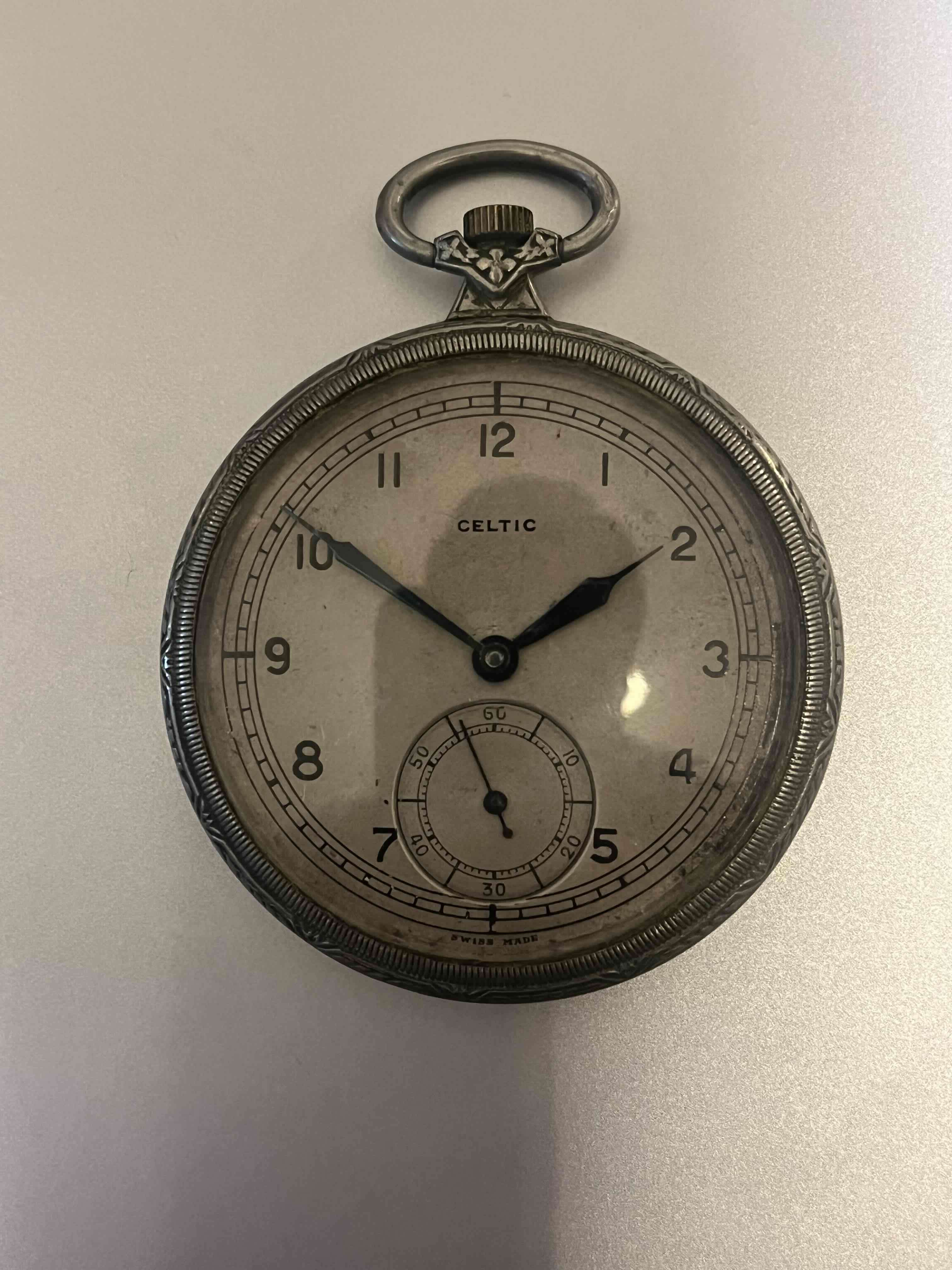 Reloj de bolsillo Celtic antiguo a cuerda - miniatura 1