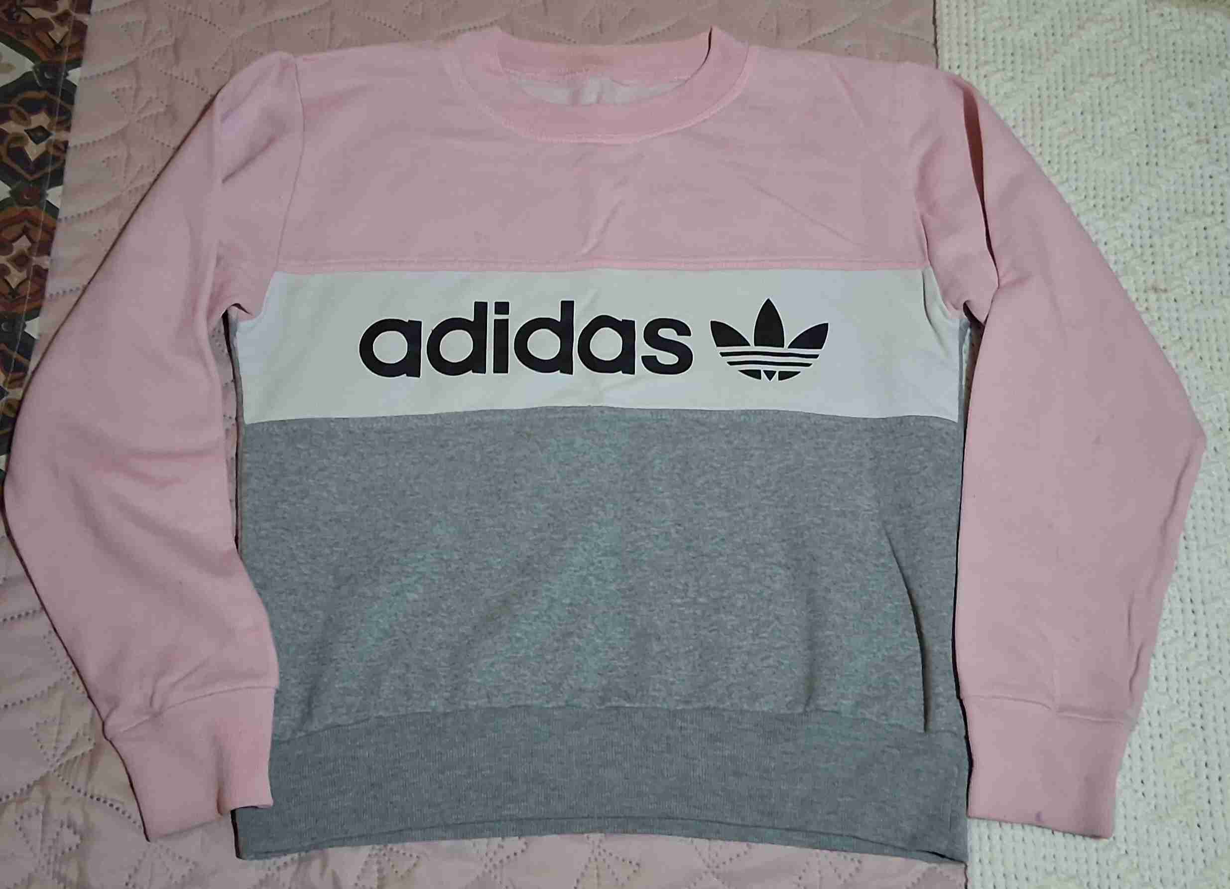 Polerón Adidas rosado y gris
