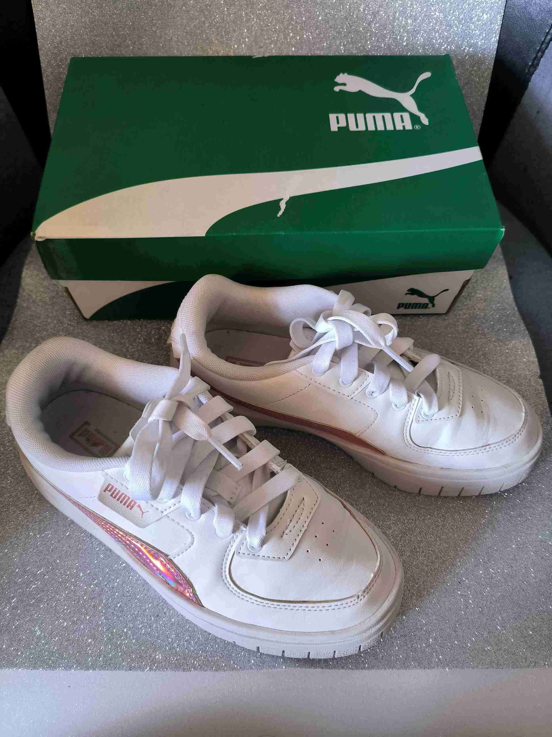 Zapatillas blancas puma con detalles holograficos - miniatura 2
