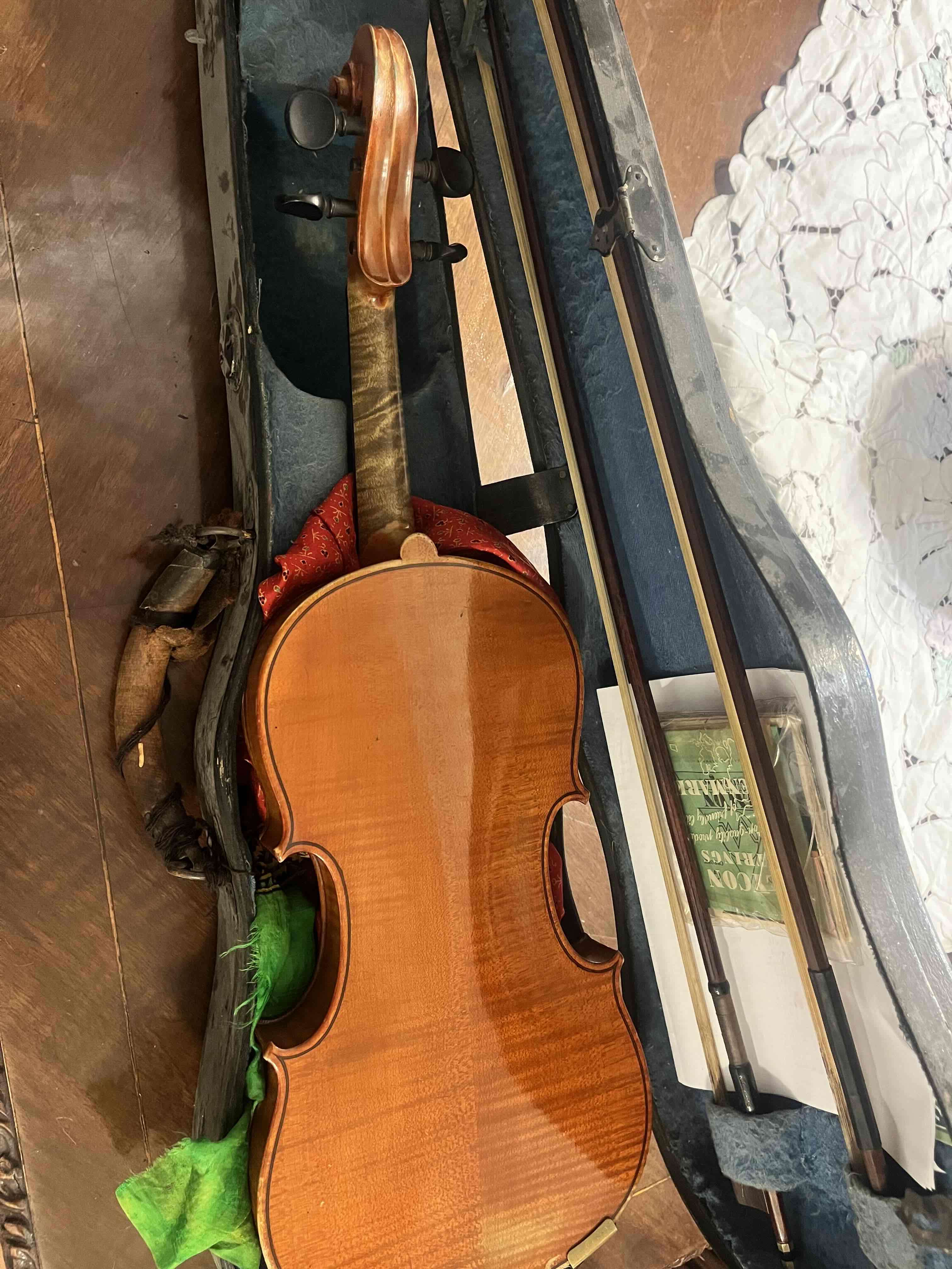 Violín antiguo con estuche incluido - miniatura 4