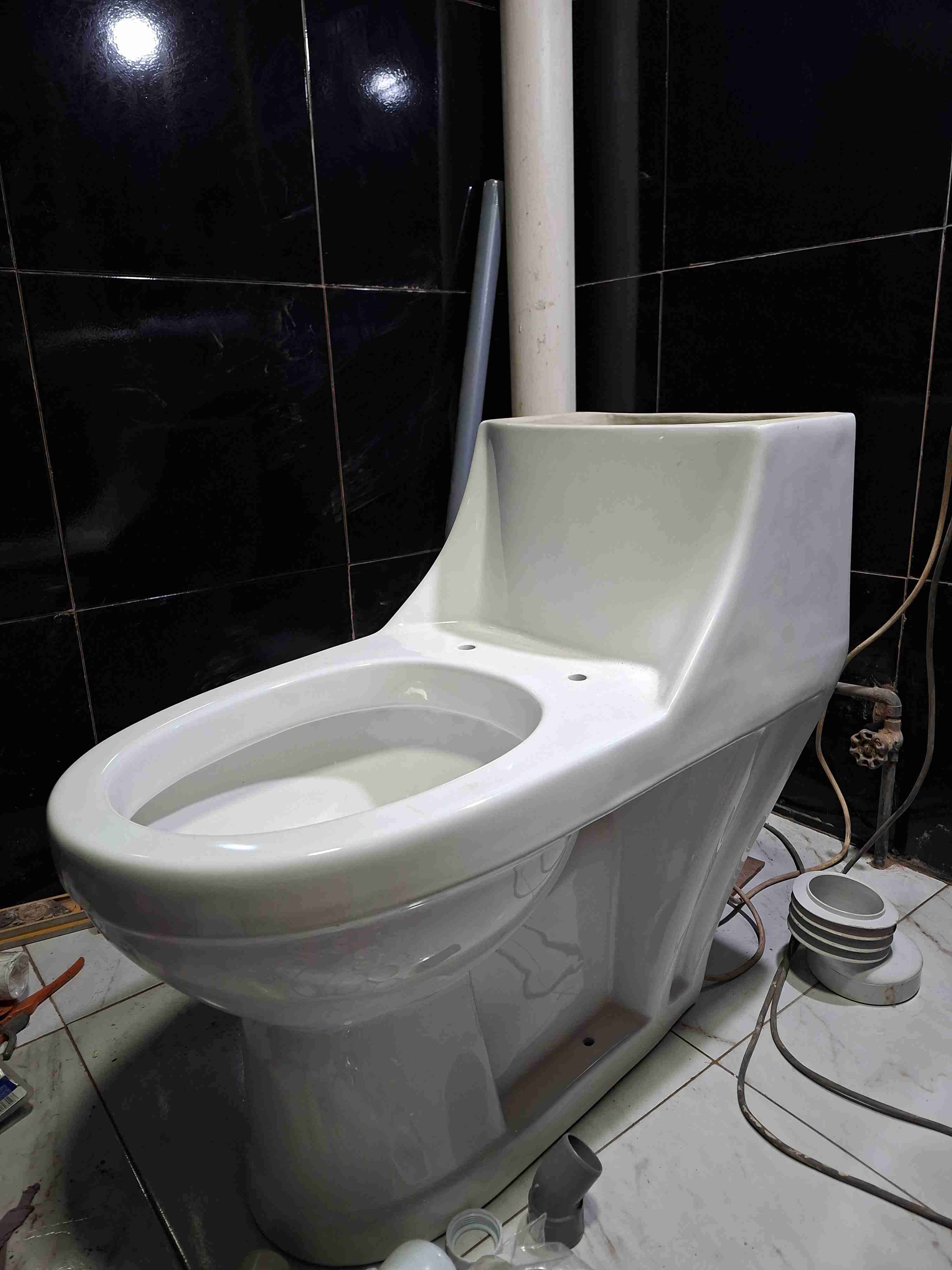 Inodoro blanco moderno NUEVO - miniatura 1