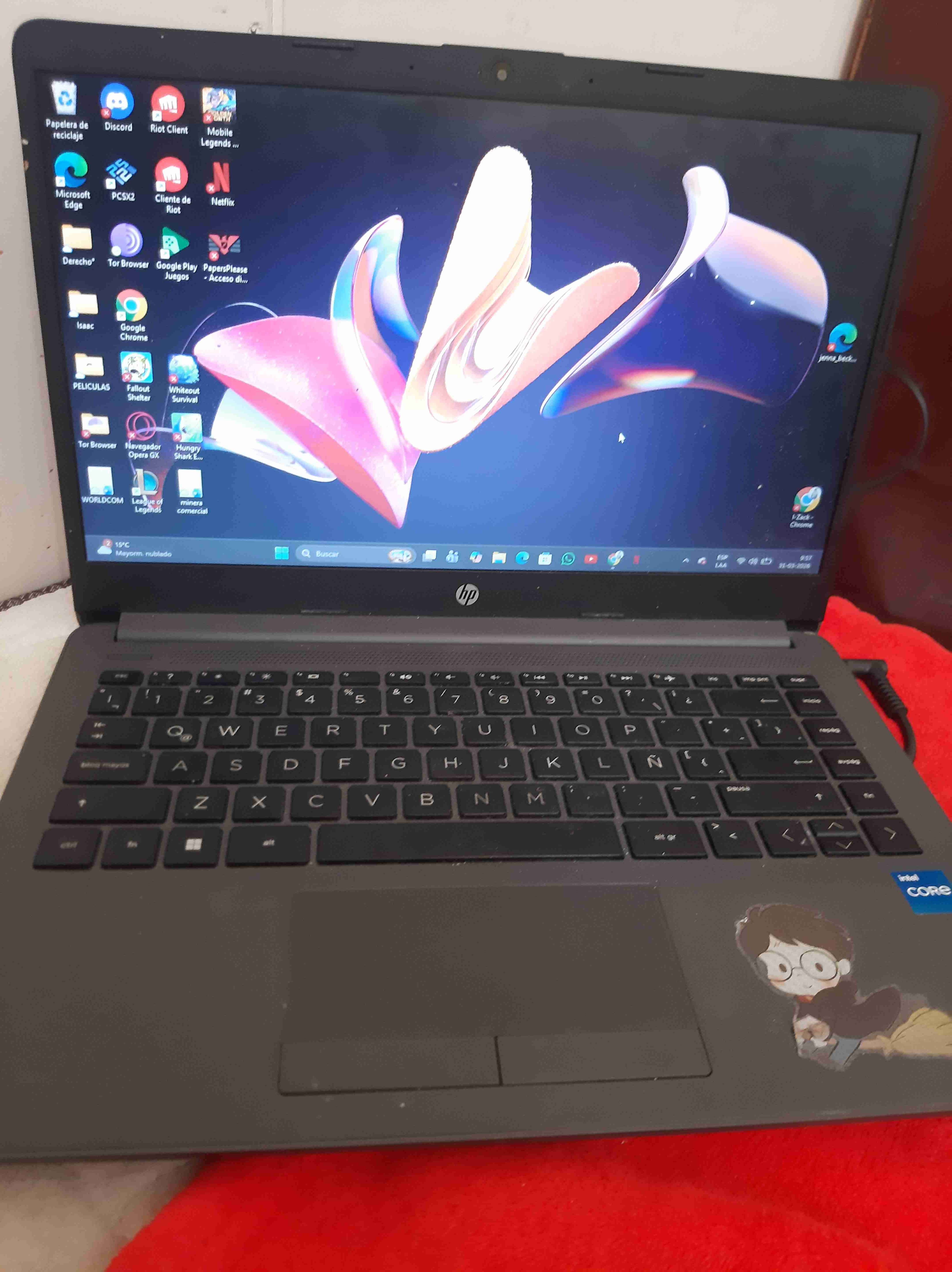 Notebook HP con core i5 - miniatura 1