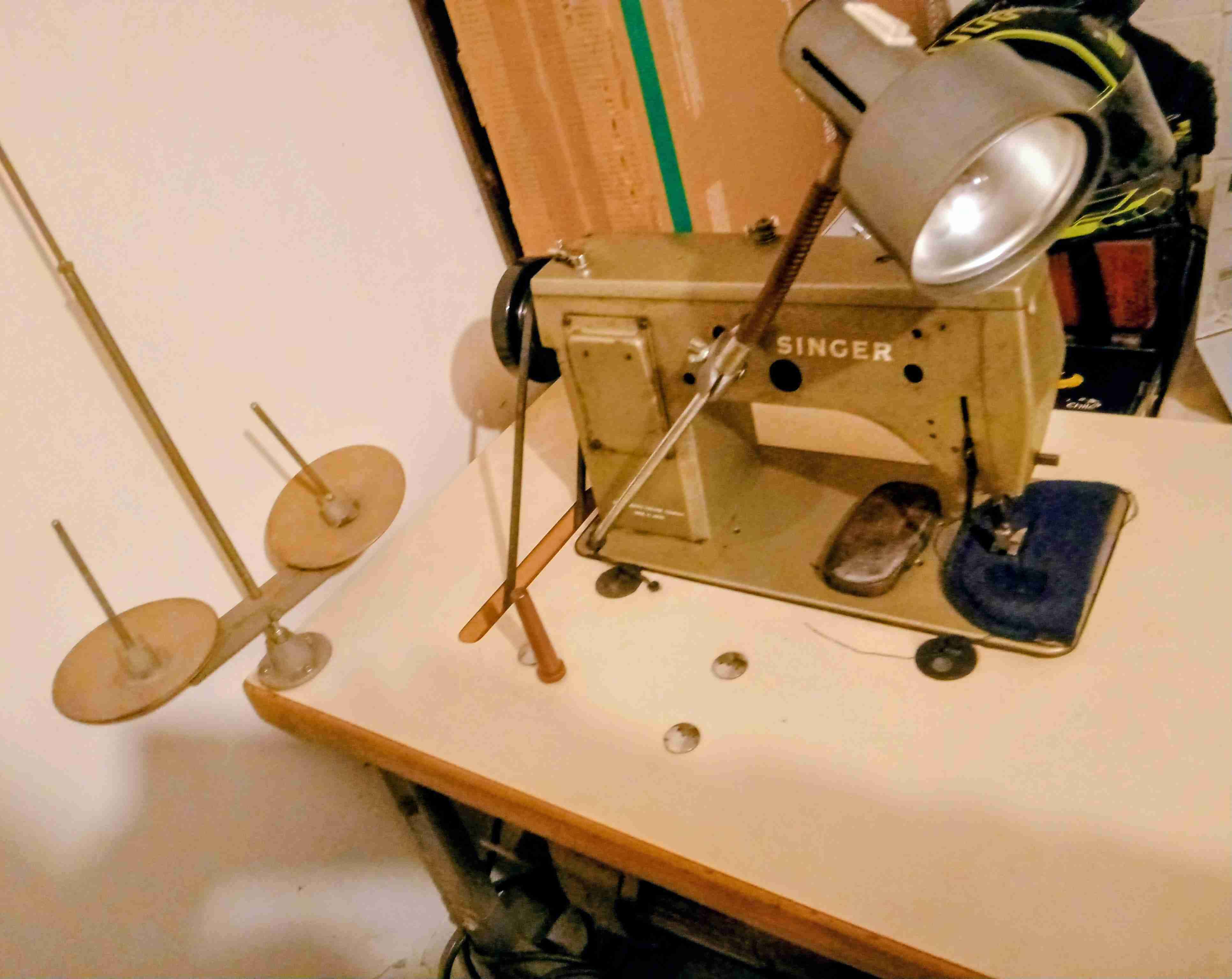 Máquina de coser Singer antigua