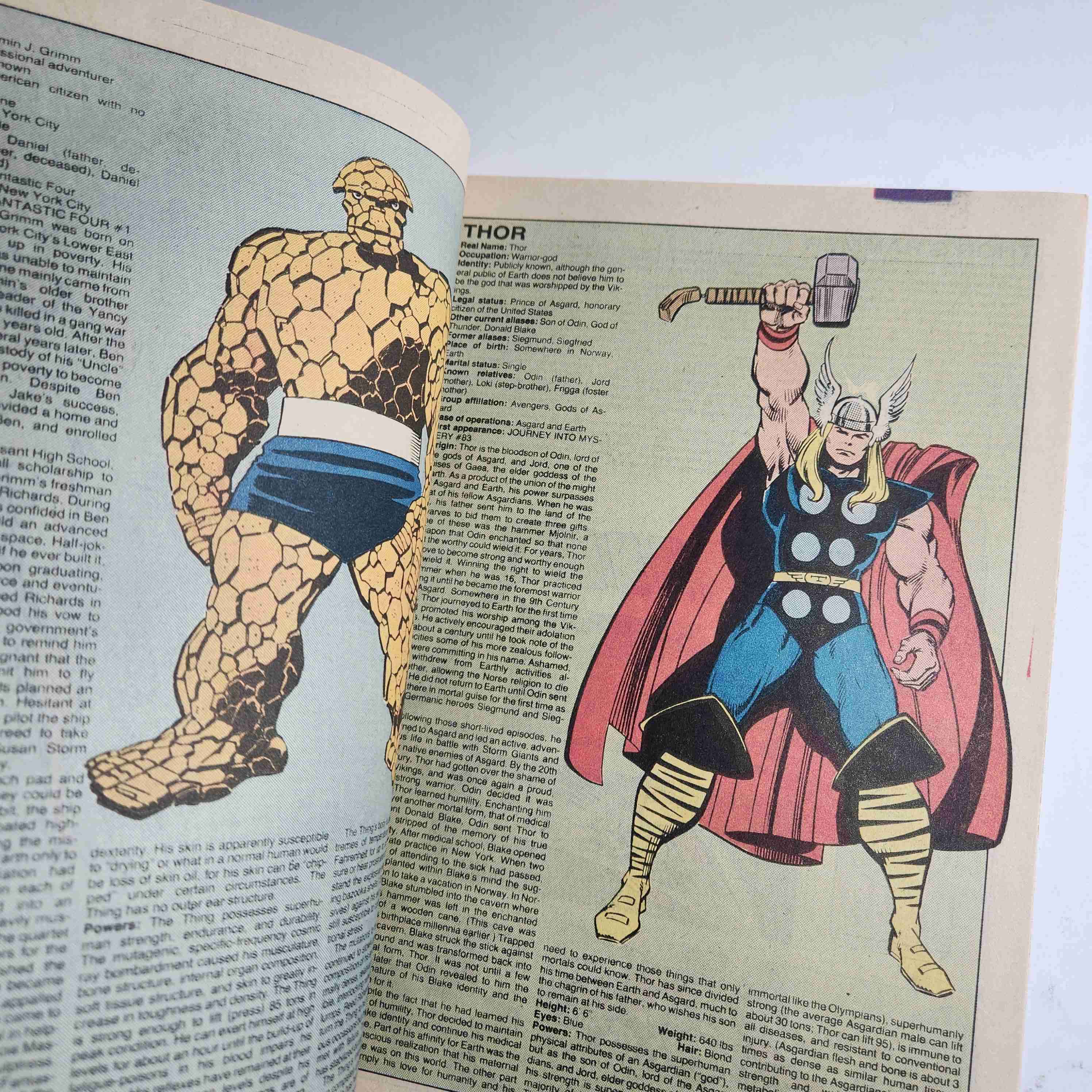MARVEL COMICS MARVEL UNIVERSE 1983 🇺🇲 - miniatura 4