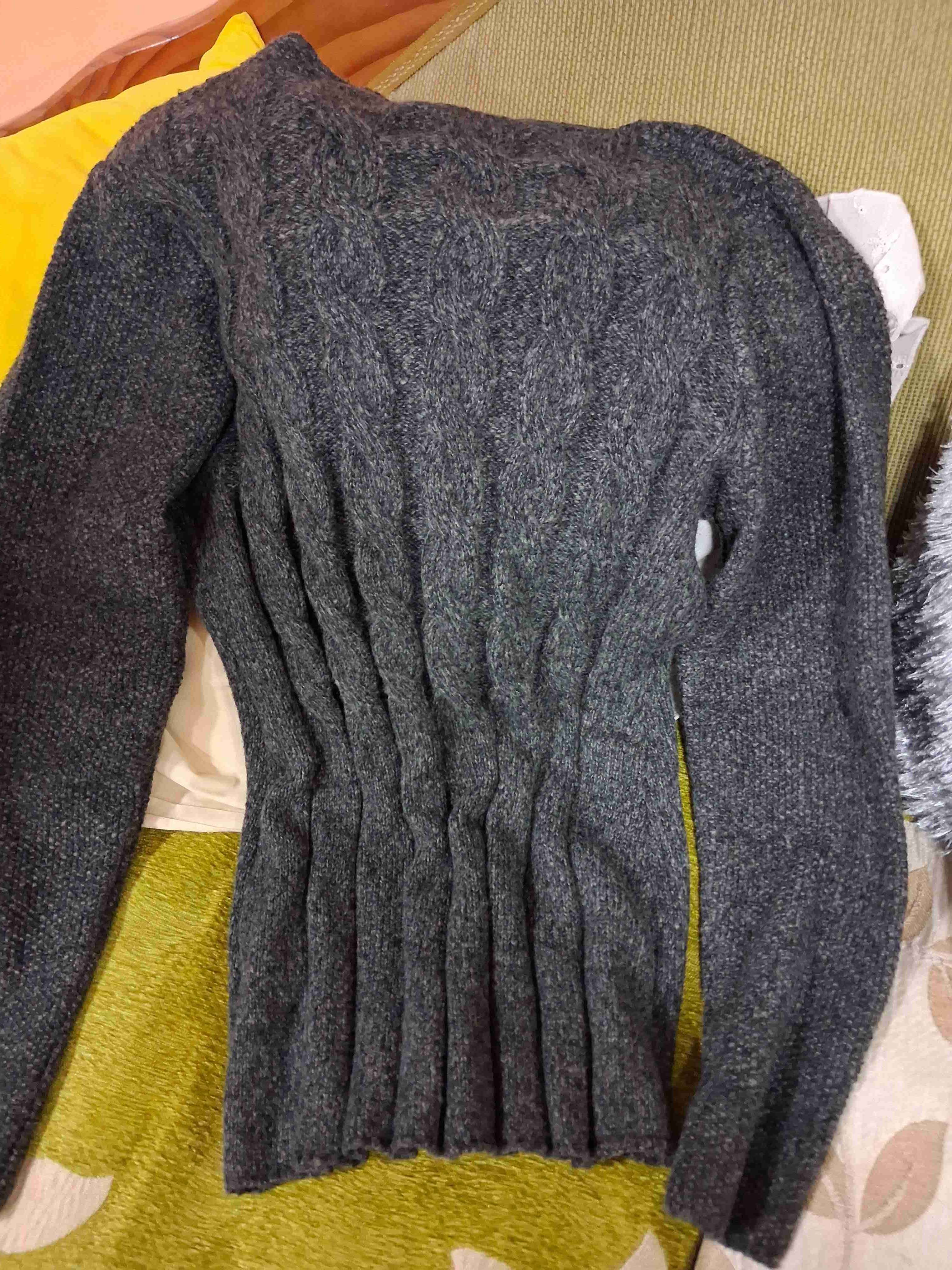 Chaleco gris  y verde abotonado - miniatura 2