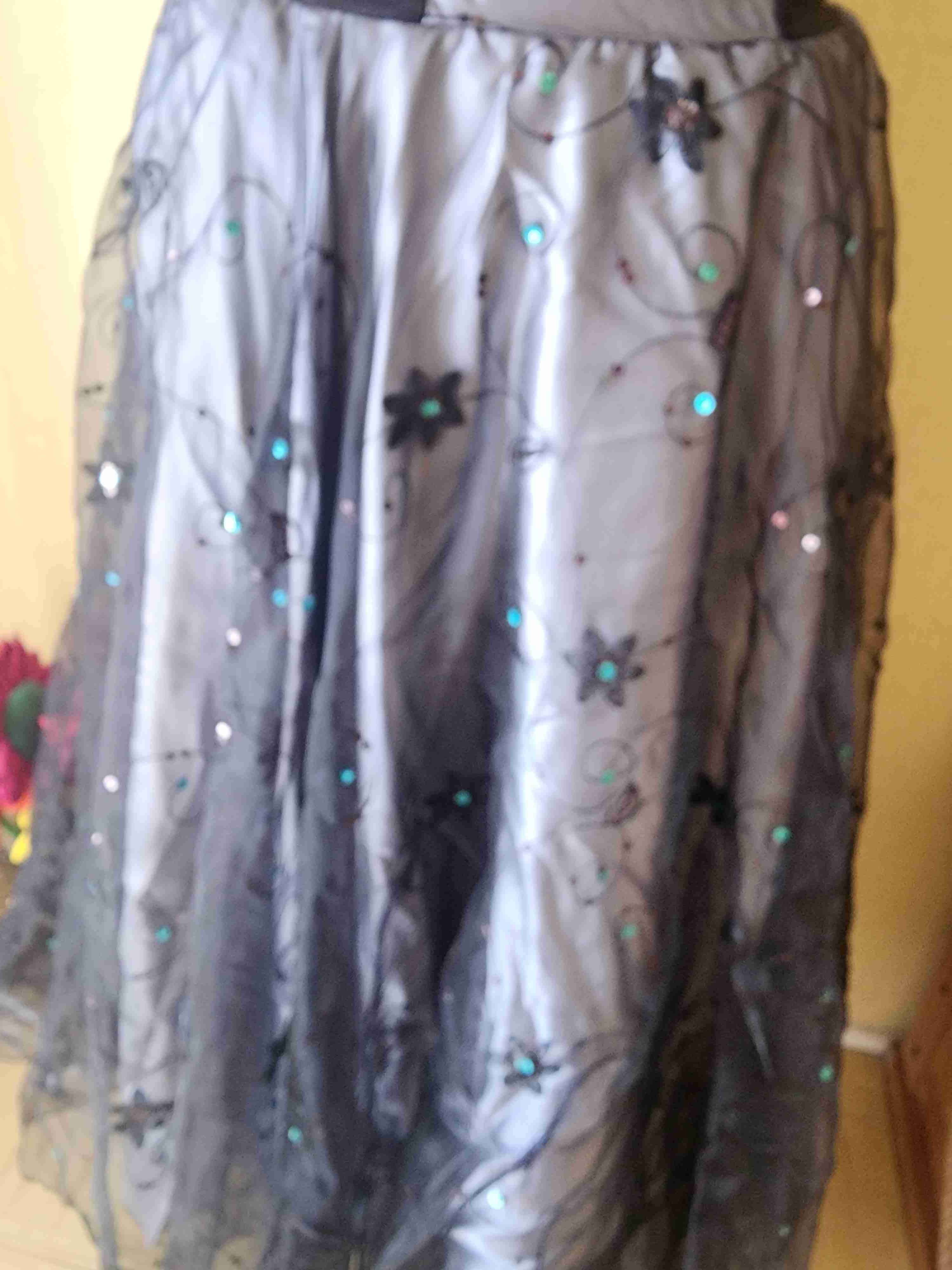 Vestido negro con mariposas - miniatura 3