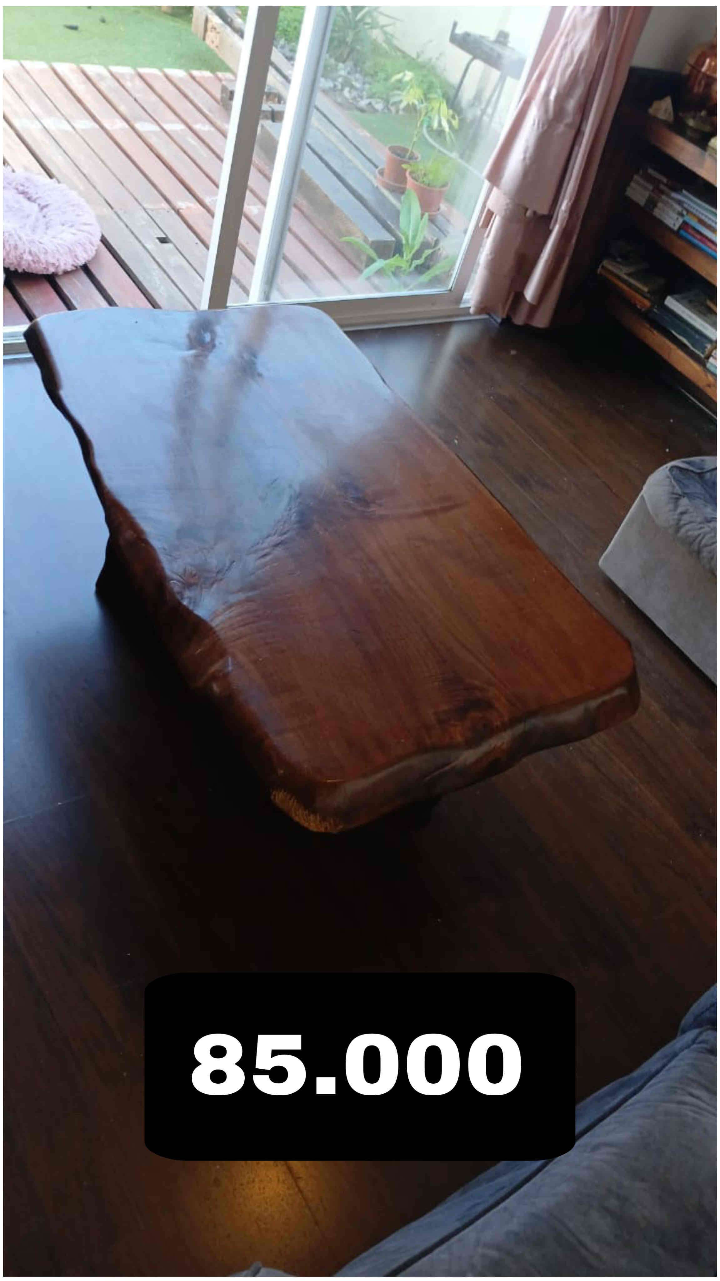 Mesa de centro rústica de madera