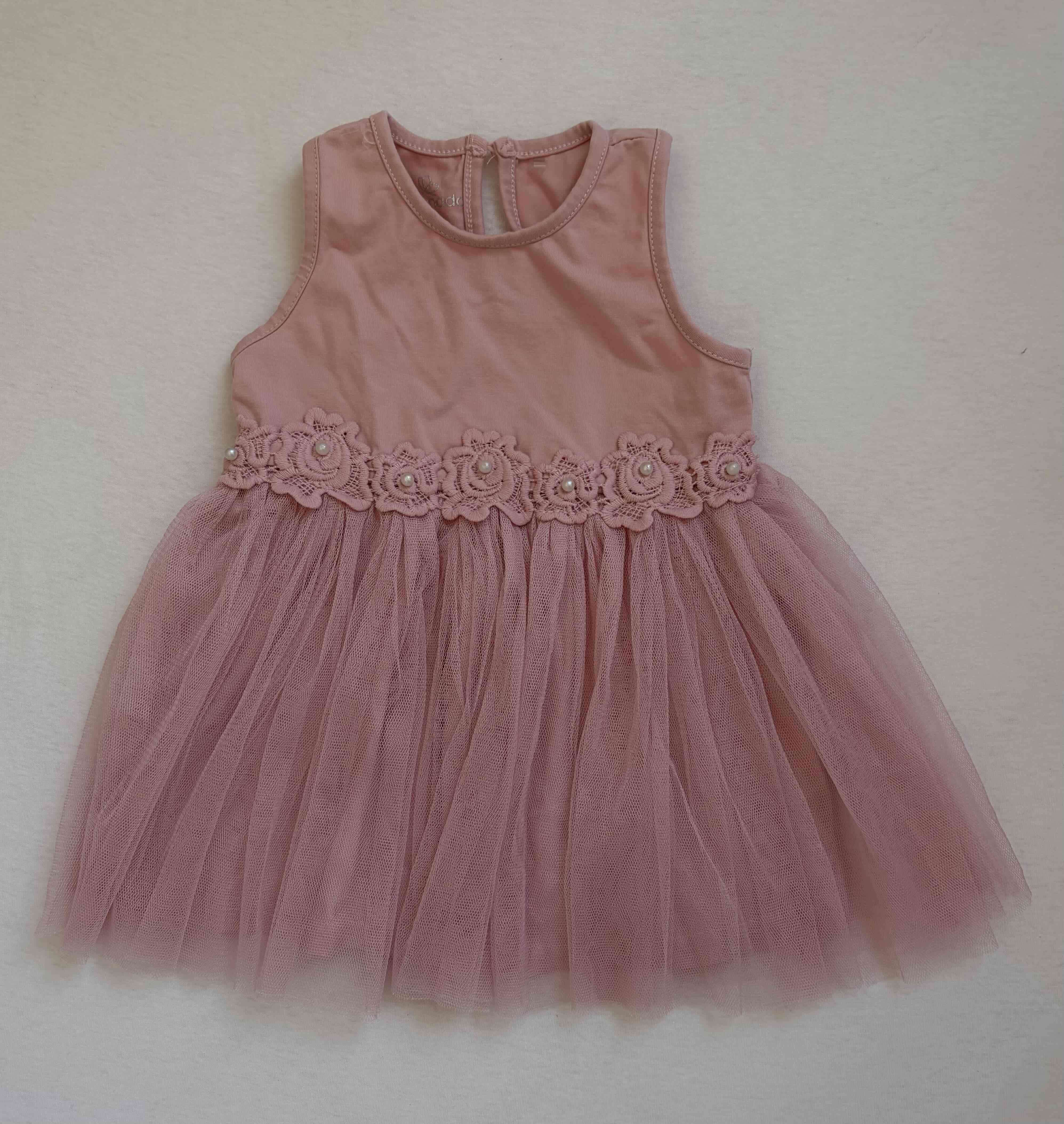 Vestido rosado con encaje