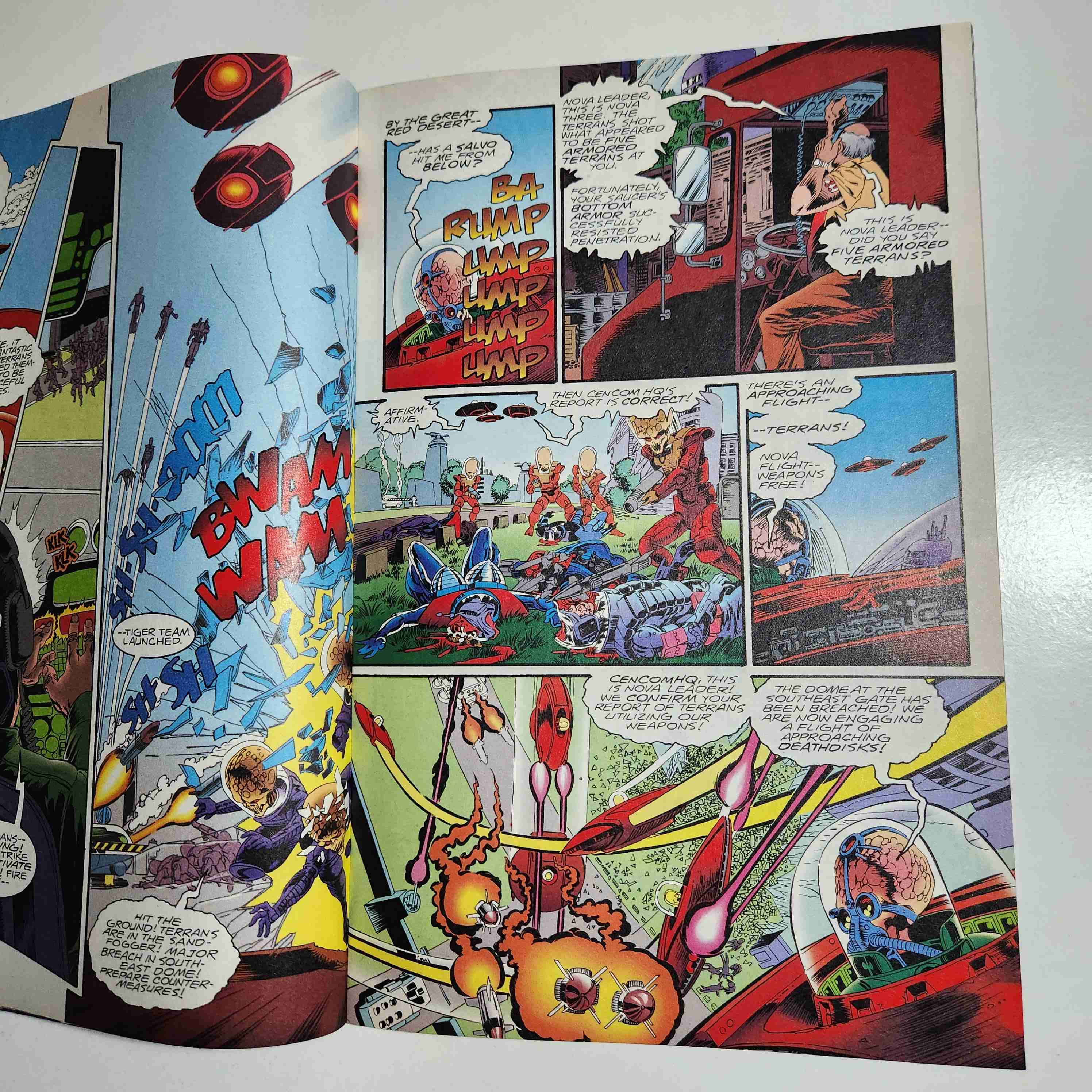 comic MARS ATTACKS  superheroes N°7 1996 🔫👽 - miniatura 4