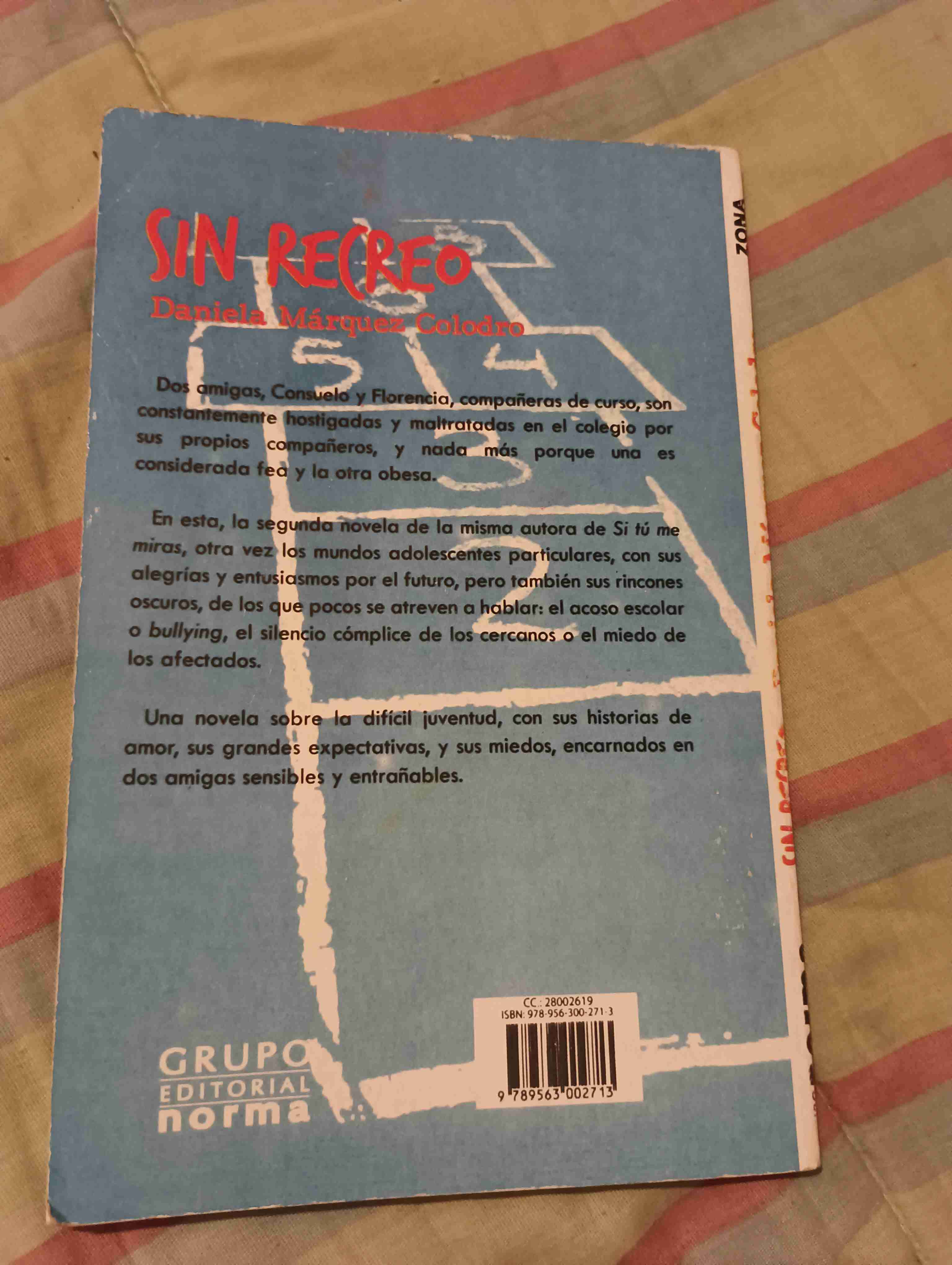 Libro 'Sin Recreo' Daniela Márquez - miniatura 2