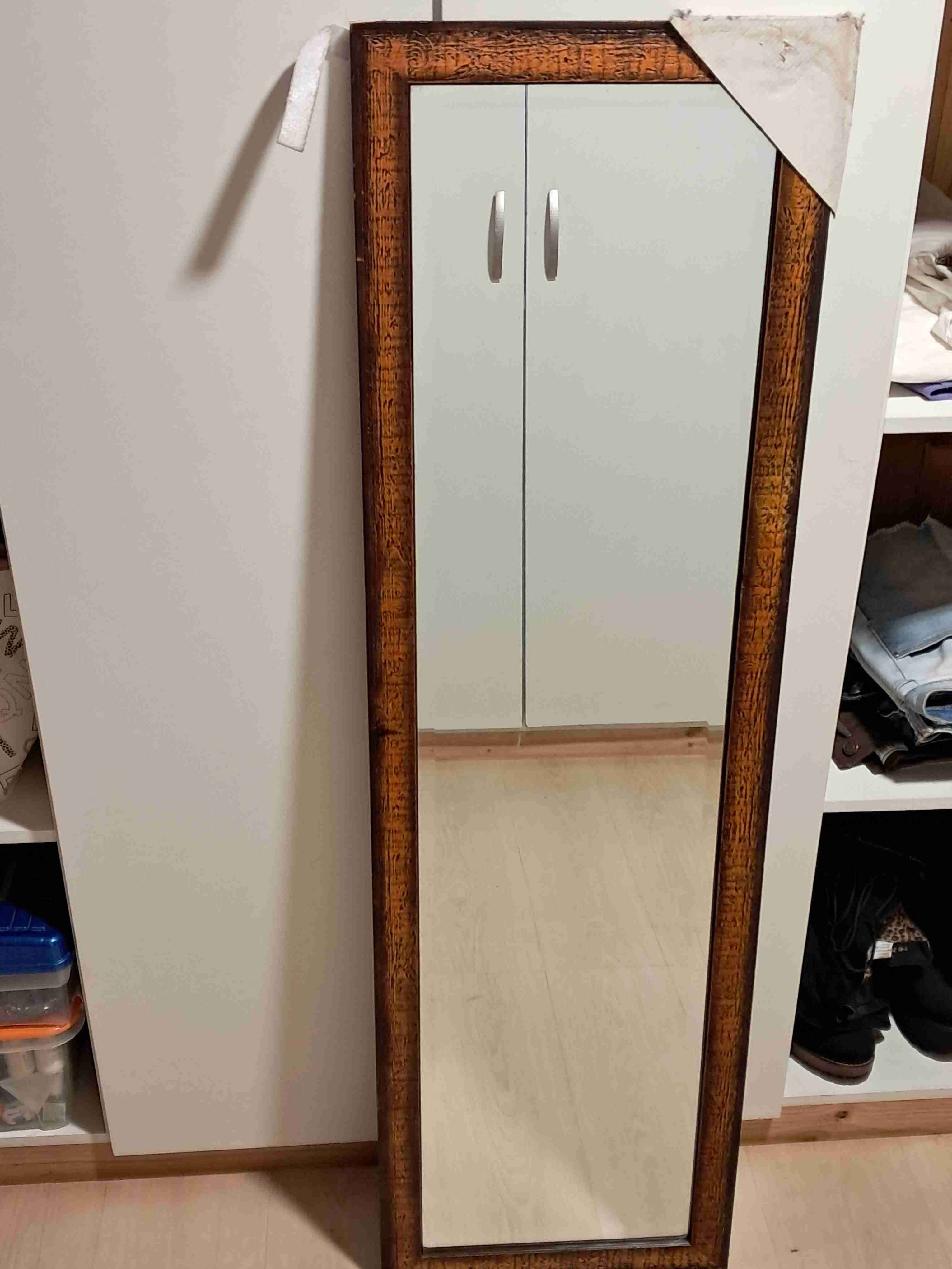 Espejo de pie con marco decorativo - miniatura 1