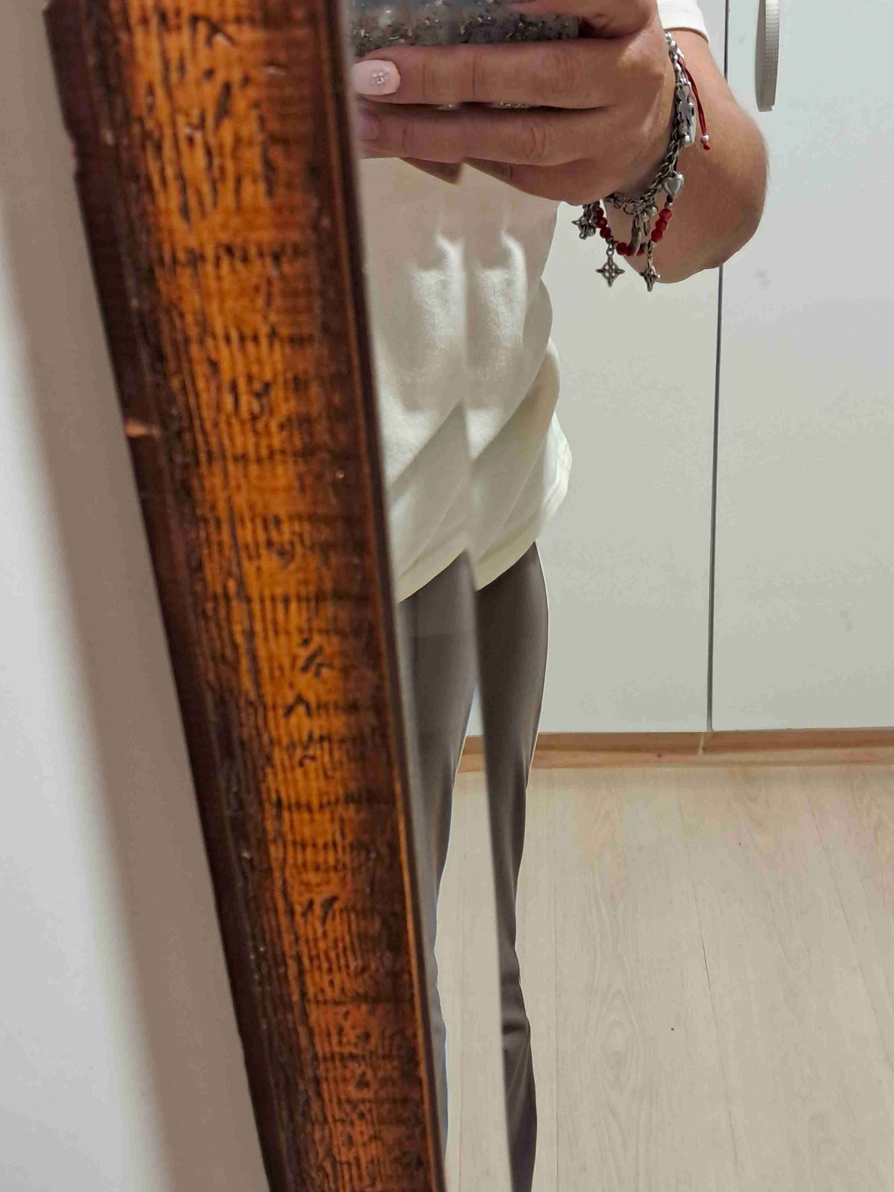 Espejo de pie con marco decorativo - miniatura 2