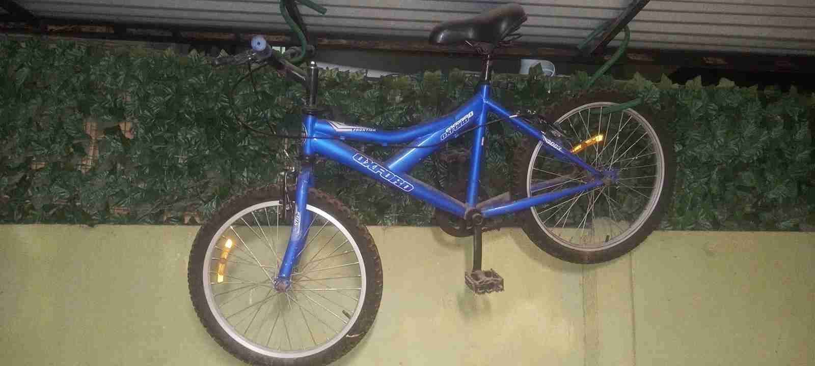 Bicicleta montaña azul