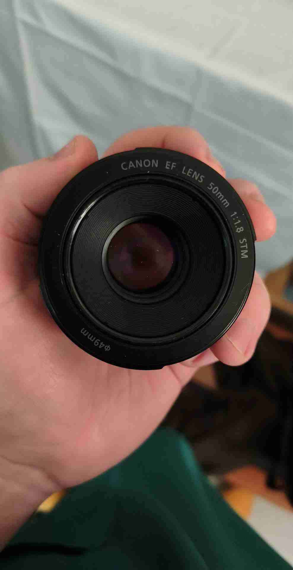 Cámara Canon T100 con lente 50mm - miniatura 2