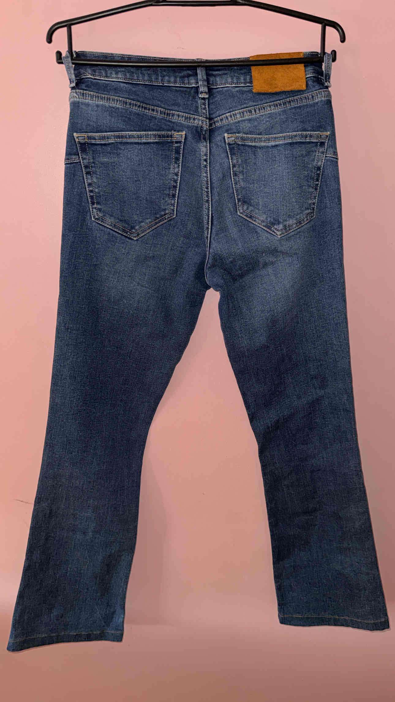 Jeans azul clásico - miniatura 2