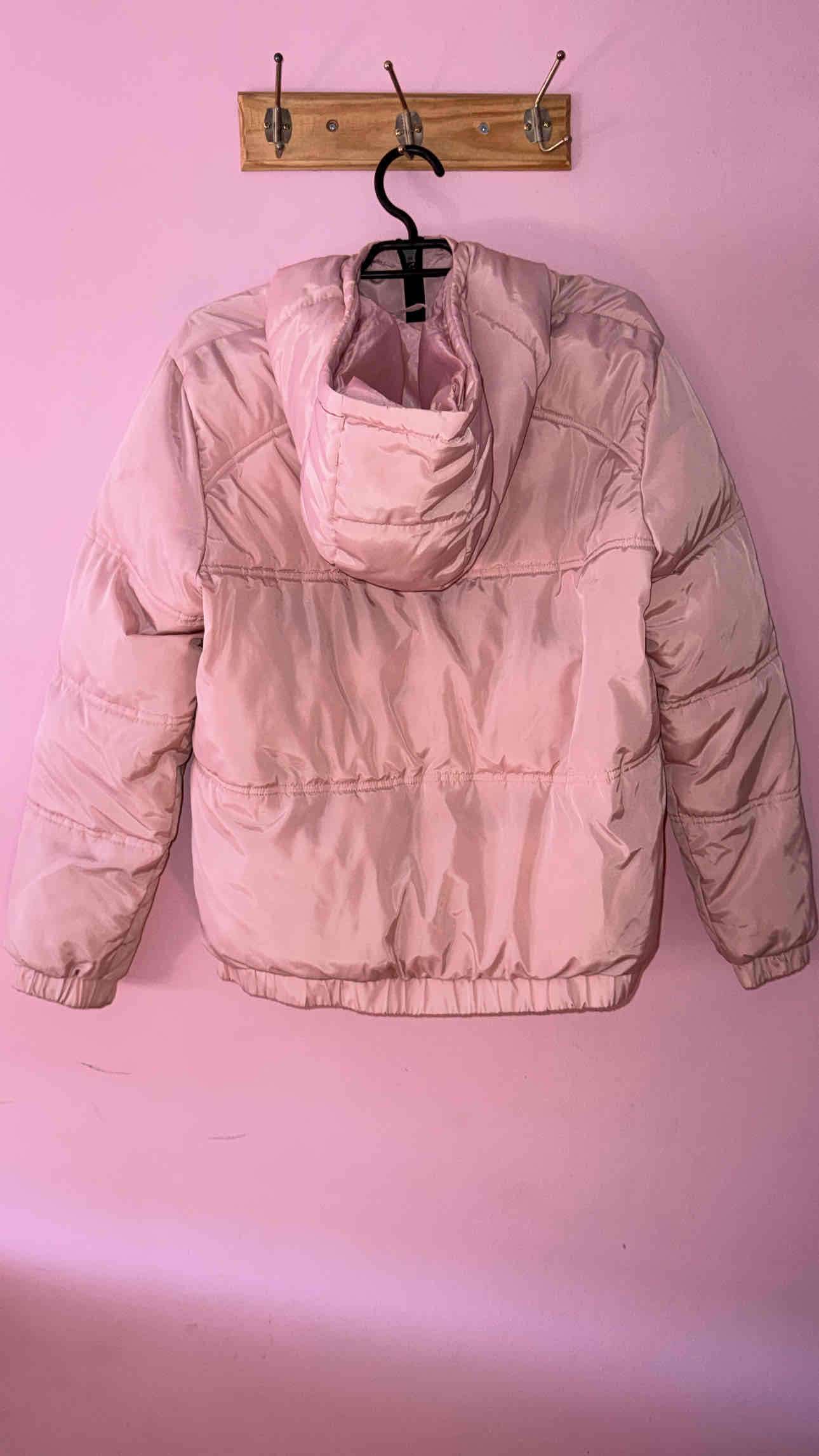 Chaqueta rosada acolchada estilo casual - miniatura 2