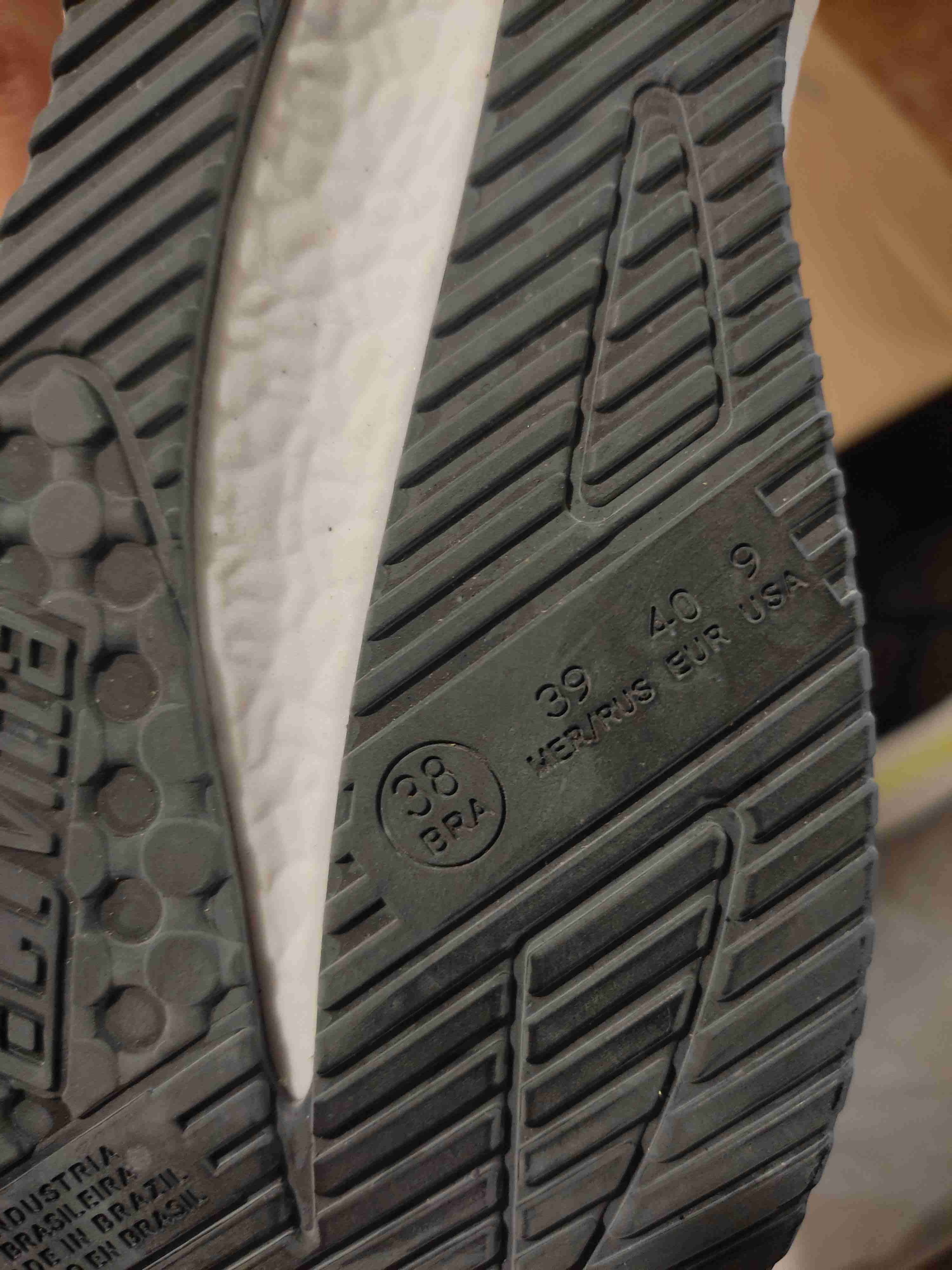 Zapatillas deportivas nuevas - miniatura 4