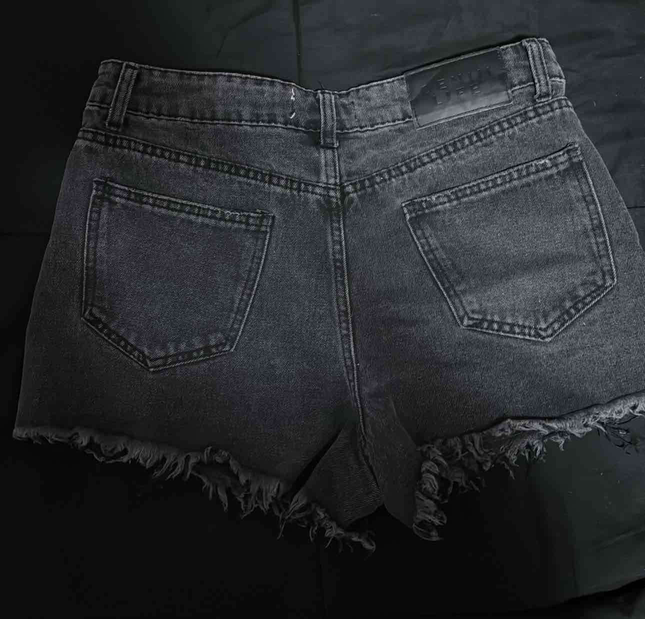 Shorts de mezclilla desgastados - miniatura 4