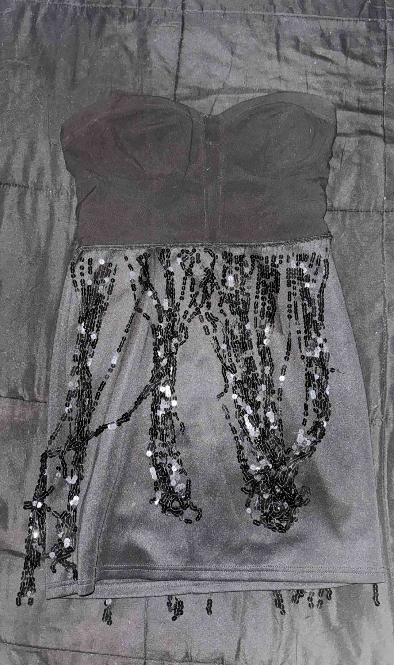 Vestido negro con estampado animal - miniatura 6