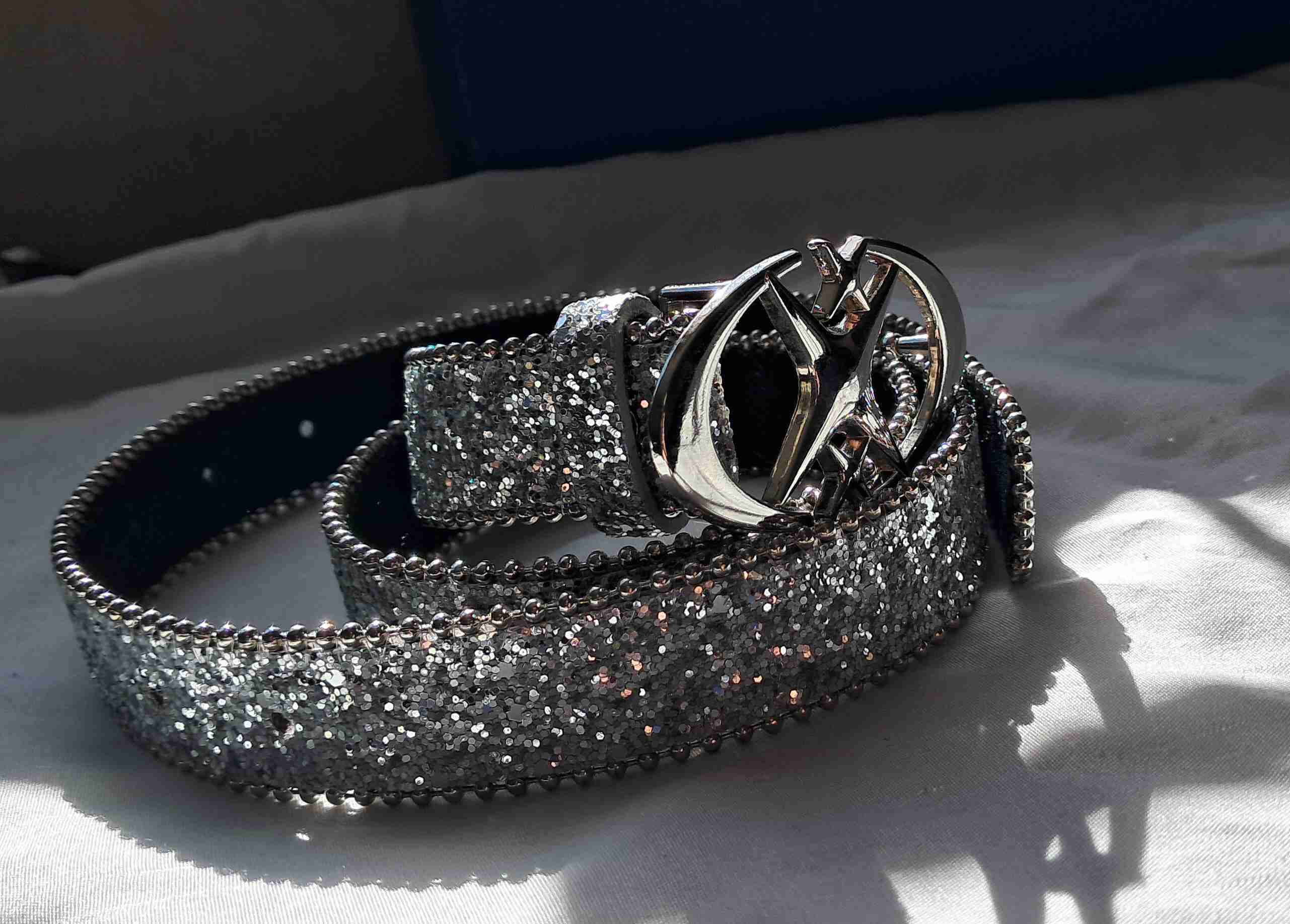 Cinturón con brillos - miniatura 1