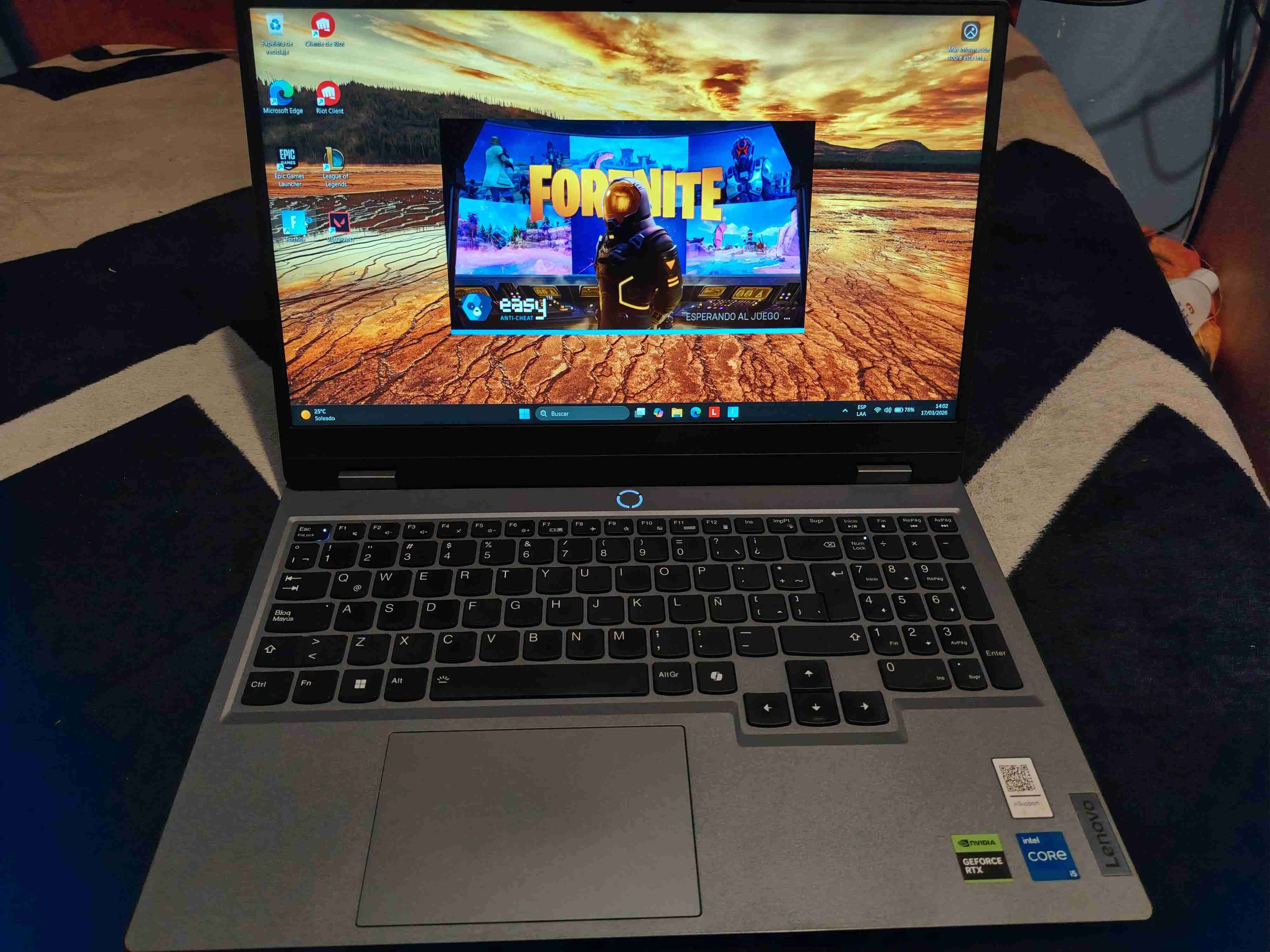 Laptop Lenovo con Intel Core i5 - miniatura 2
