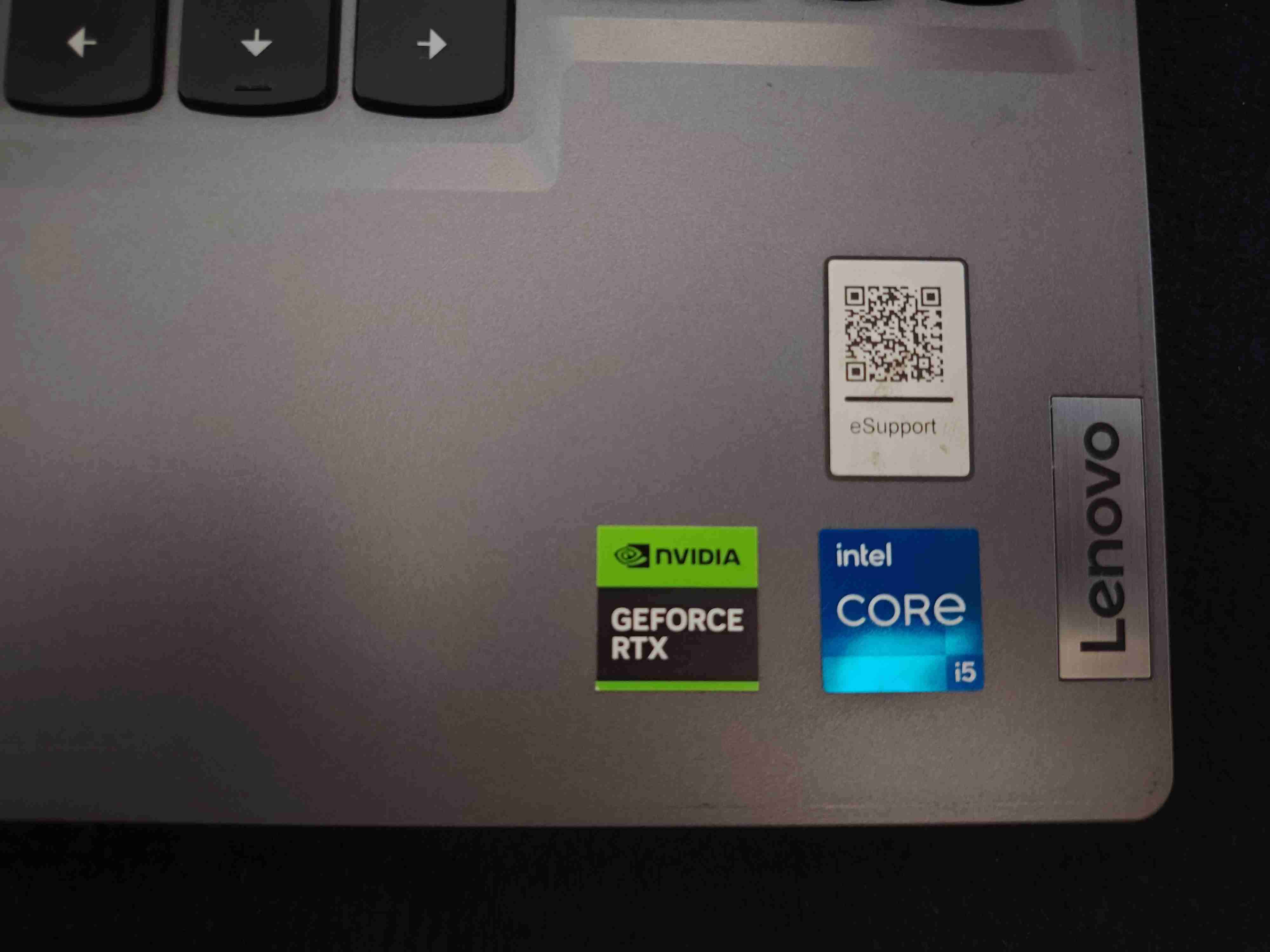 Laptop Lenovo con Intel Core i5 - miniatura 4