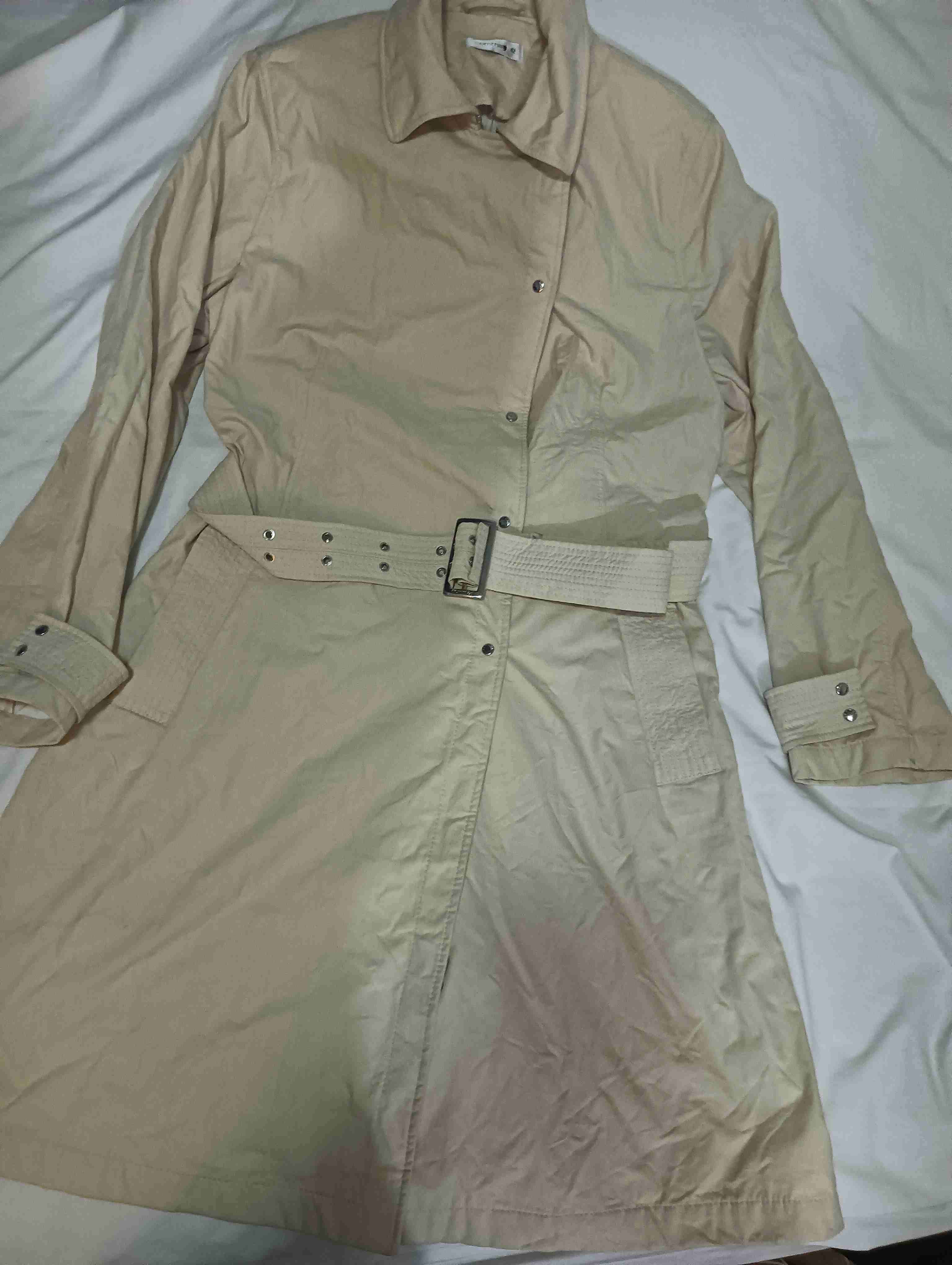 Trench beige con cinturón - miniatura 1