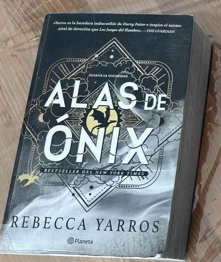 Libro 'Alas de Ónix' Rebecca Yarros