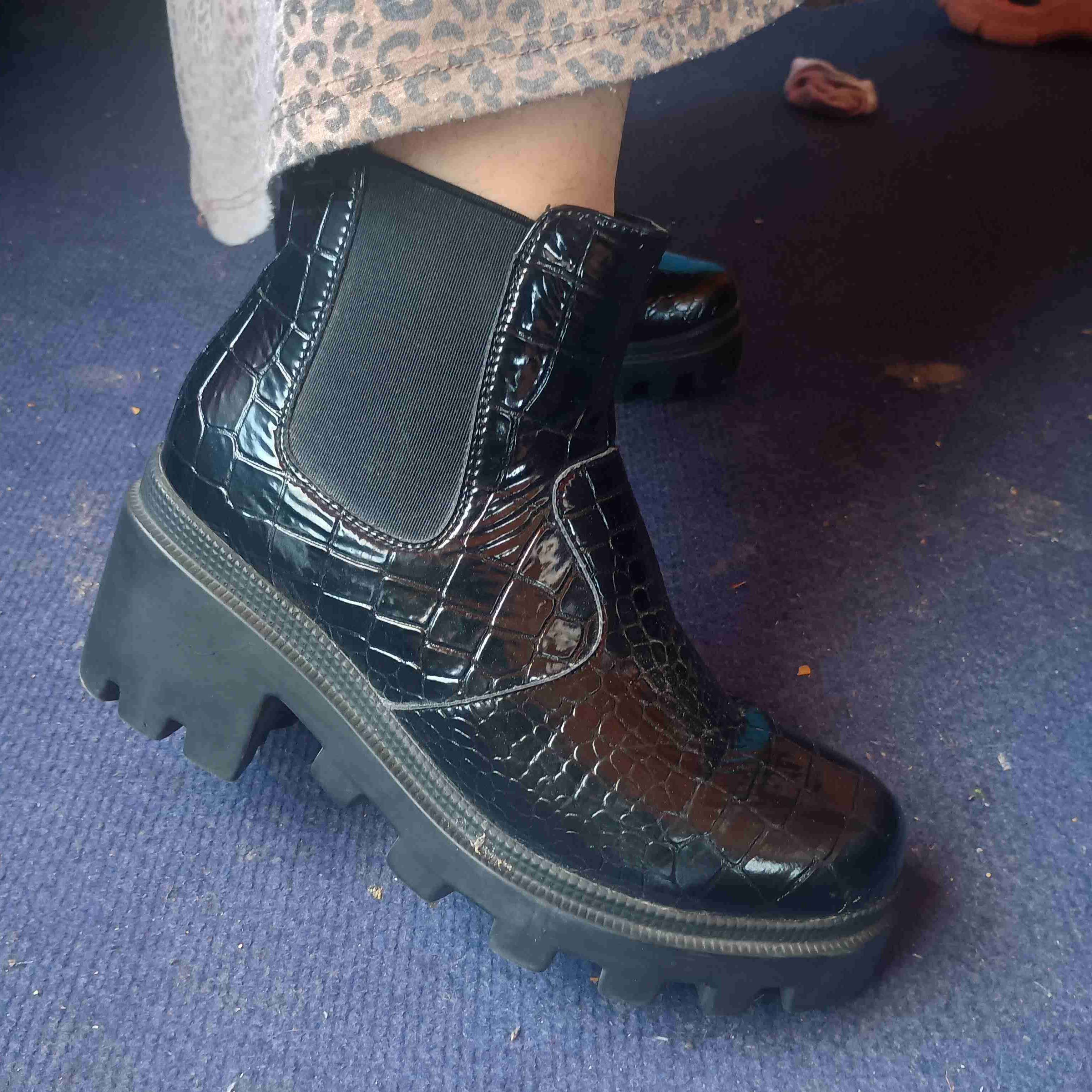 Botines negros cuero reptil - miniatura 2