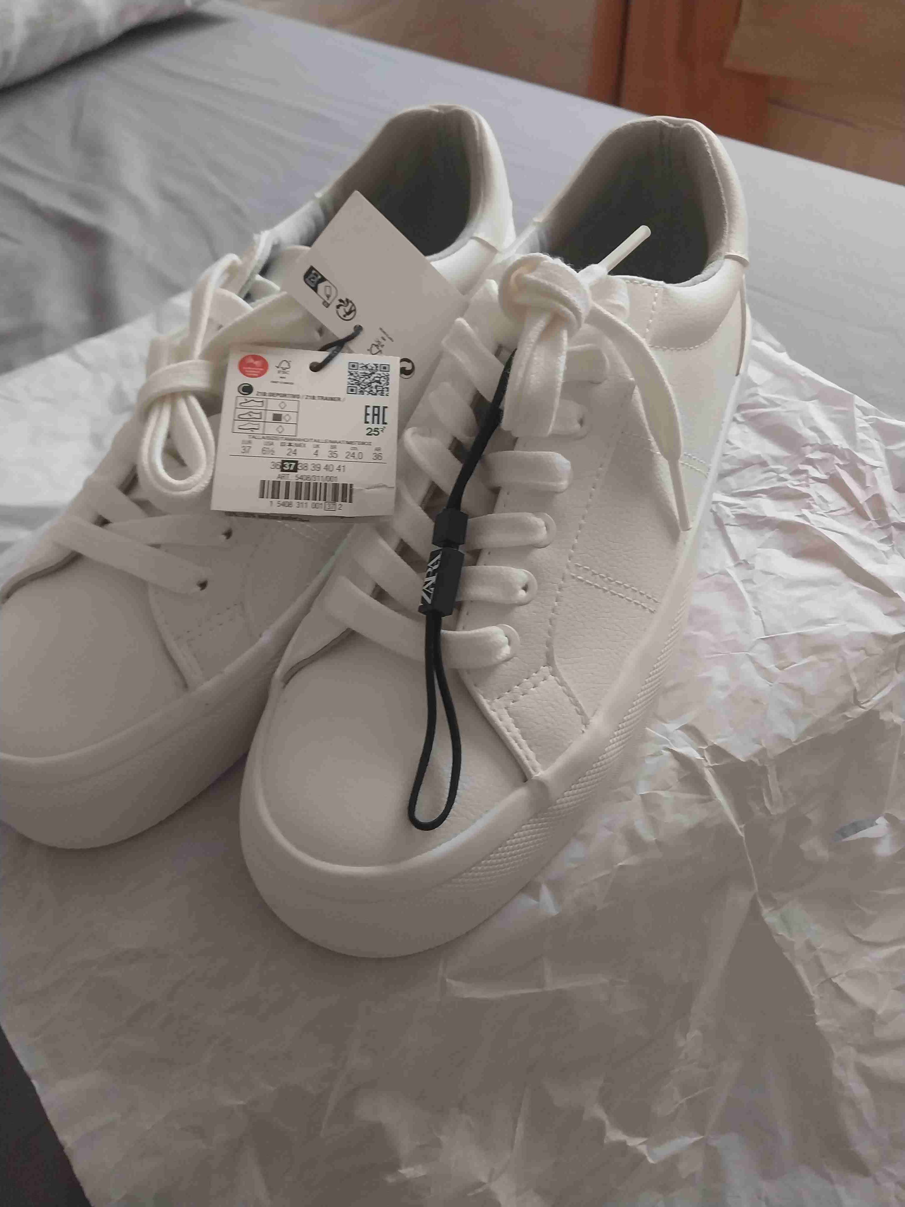 Zapatillas blancas nuevas Zara - miniatura 1